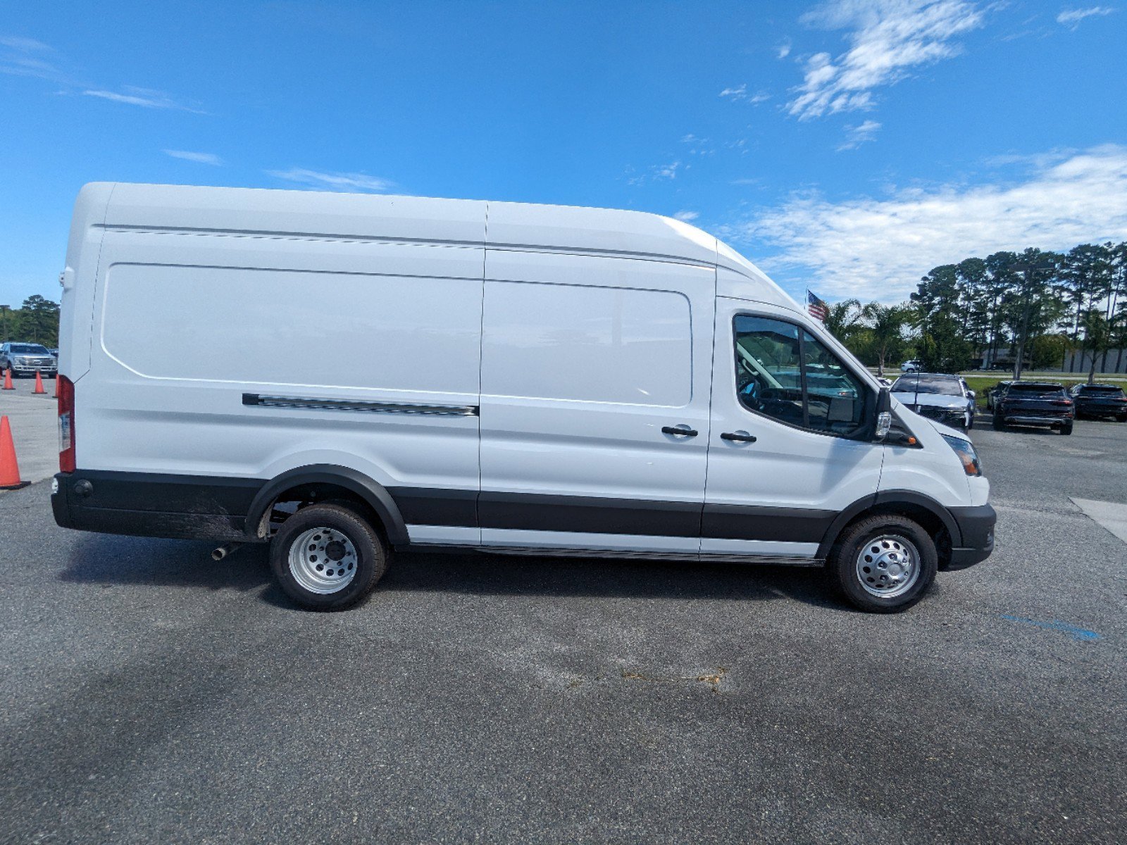2024 Ford Transit photo 3