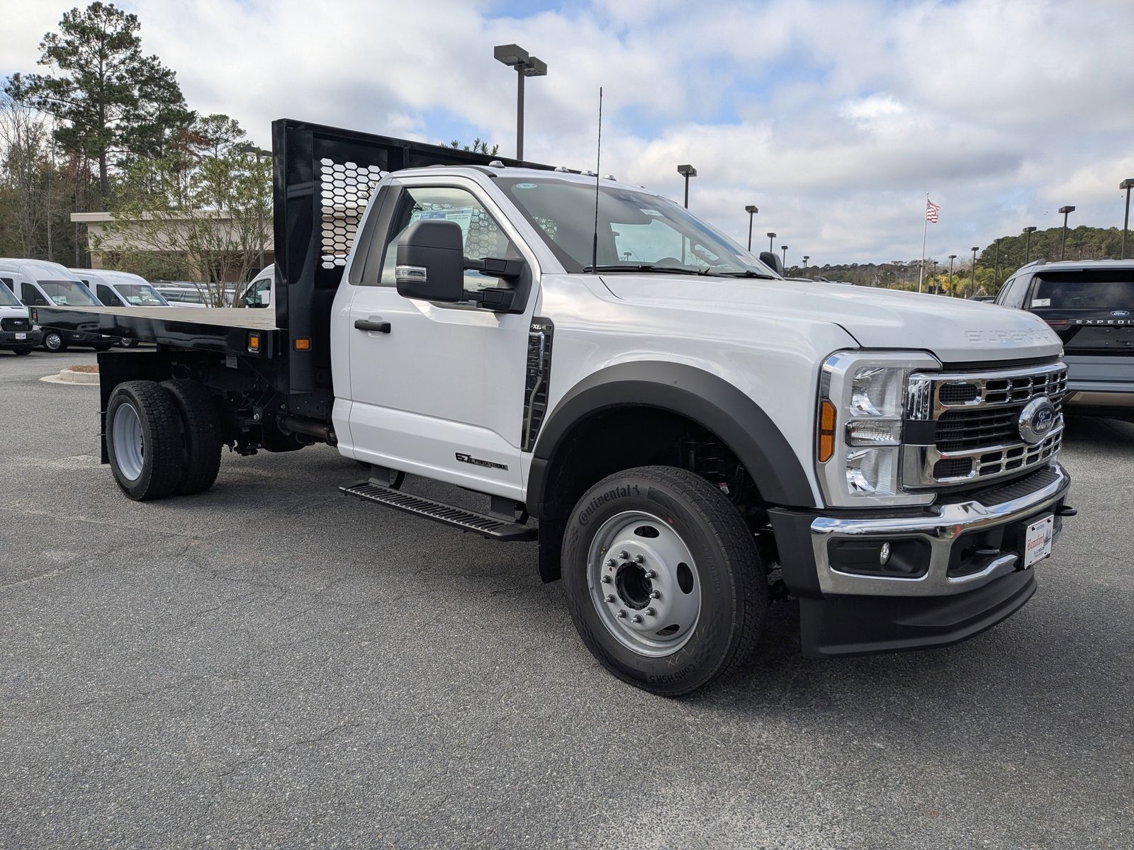 2025 Ford F-450 Super Duty Chassis Cab XL's photo