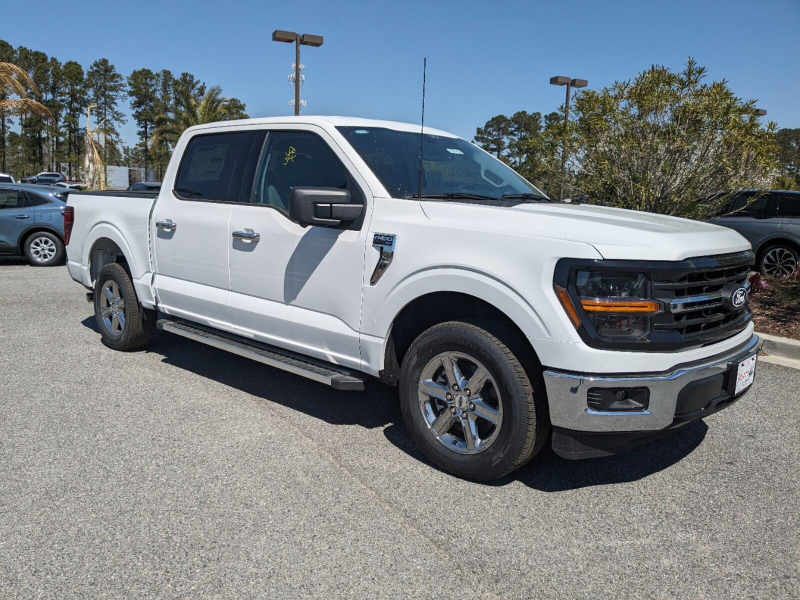 2024 Ford F-150 XLT photo 2
