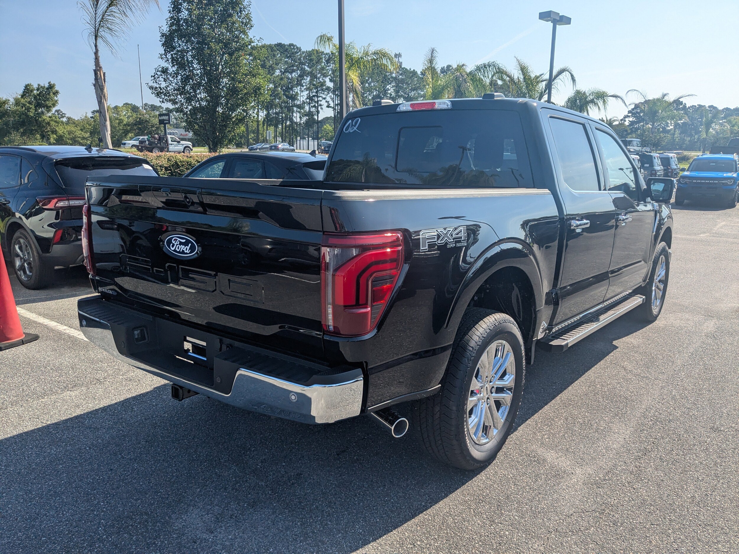 2025 Ford F-150 Lariat photo 4