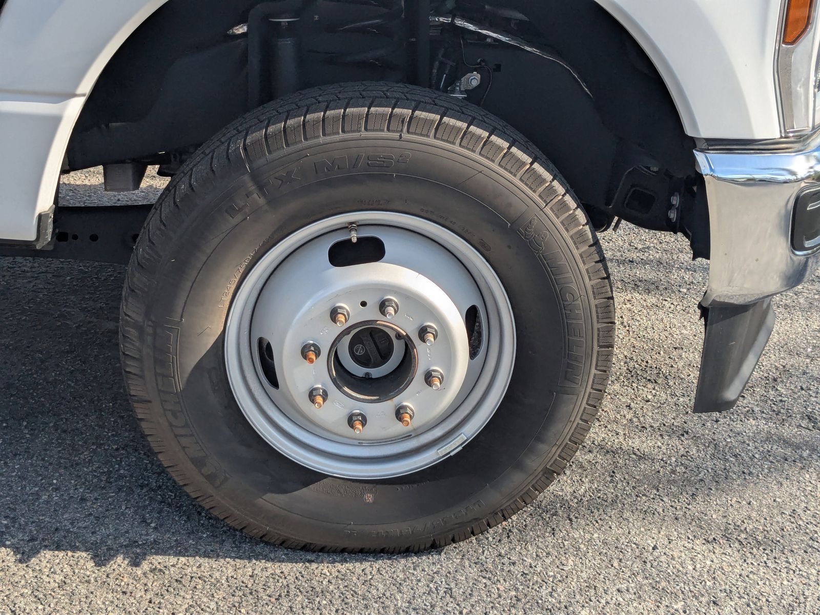 2024 Ford F-350 Super Duty Chassis Cab XL - Photo 12
