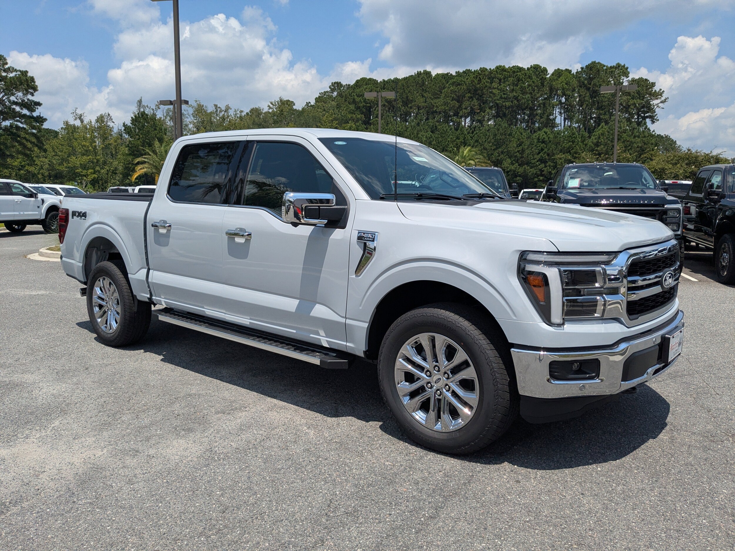 2025 Ford F-150 Lariat photo 2