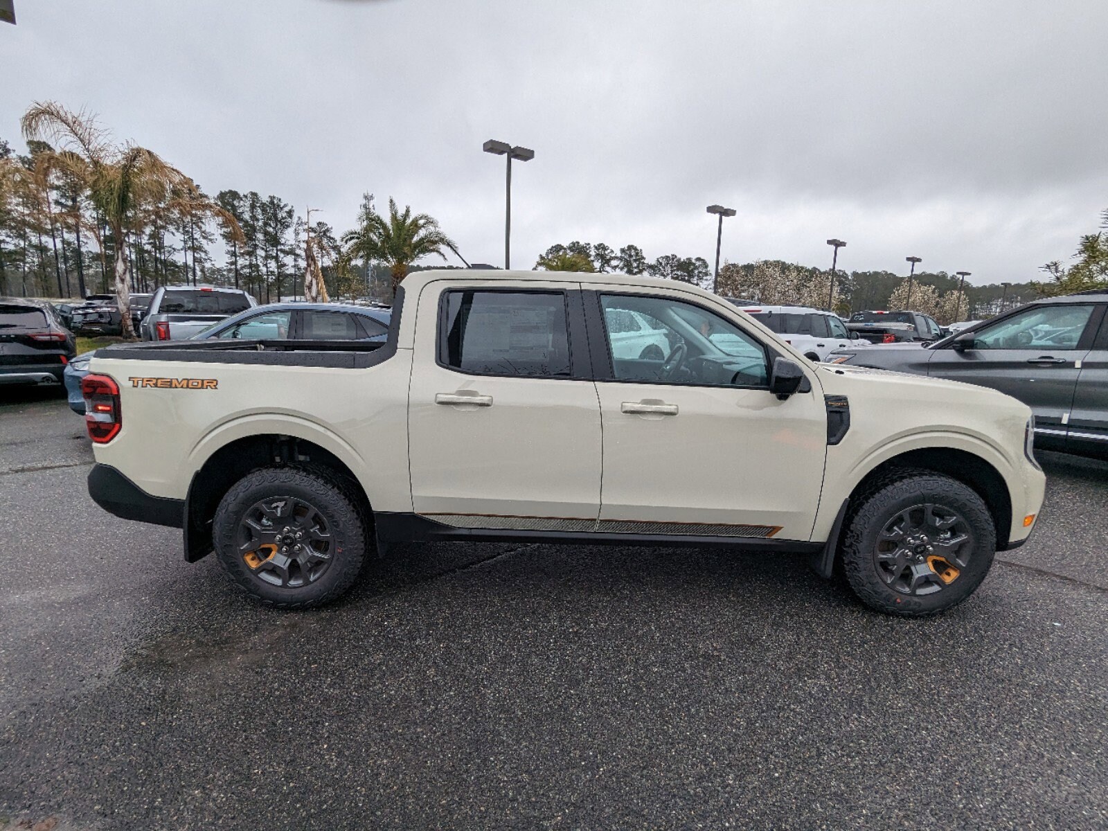 2025 Ford Maverick Tremor photo 3