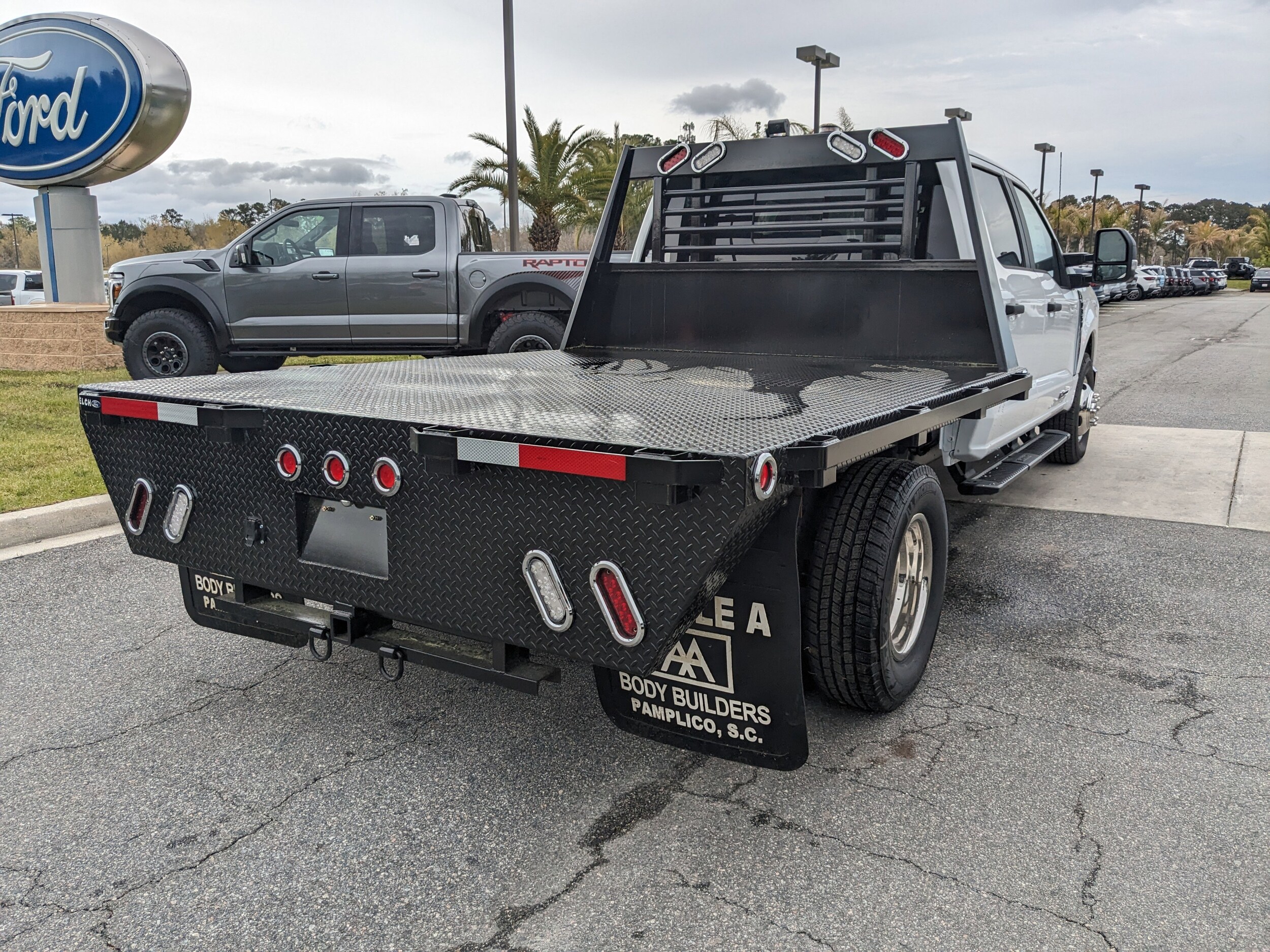 2024 Ford F-350 XL photo 4