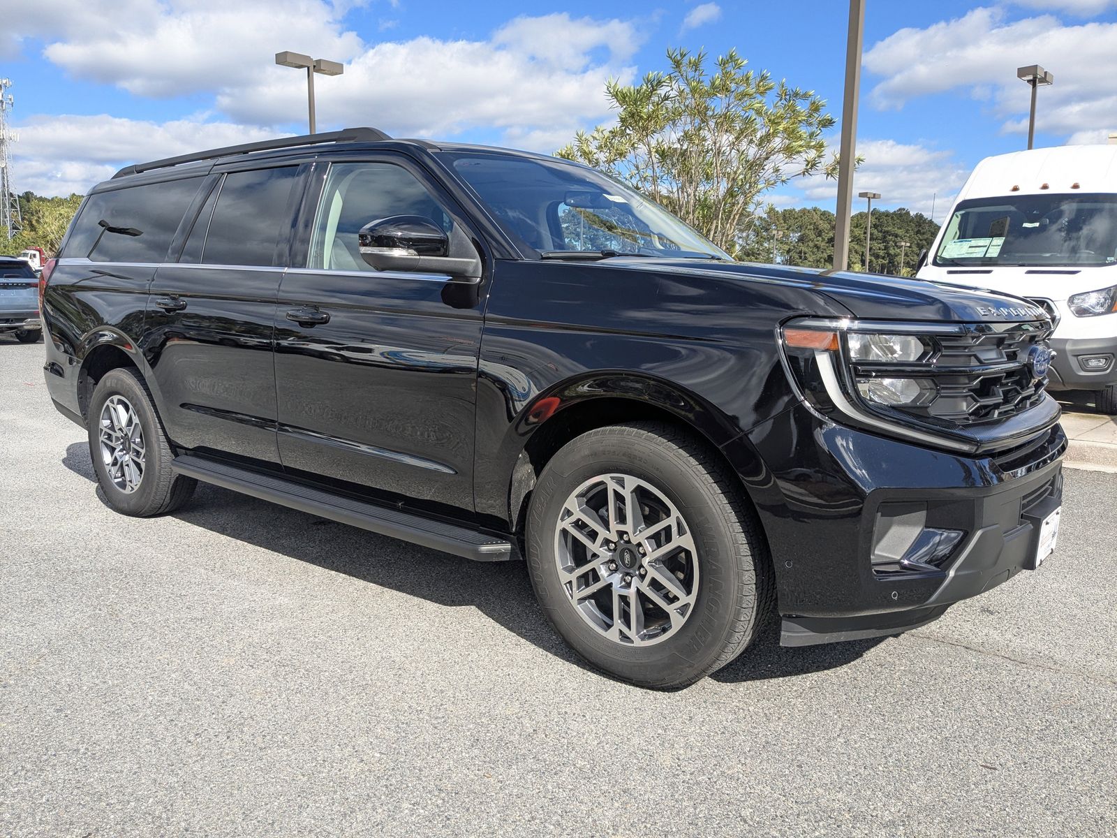 2025 Ford Expedition MAX photo 2