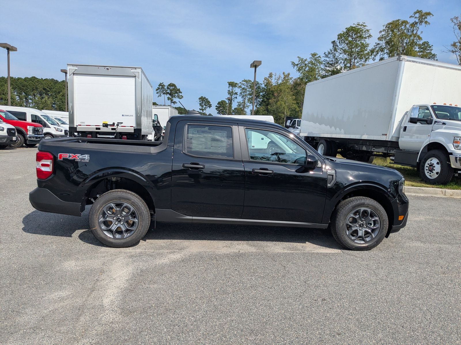2025 Ford Maverick XLT photo 3