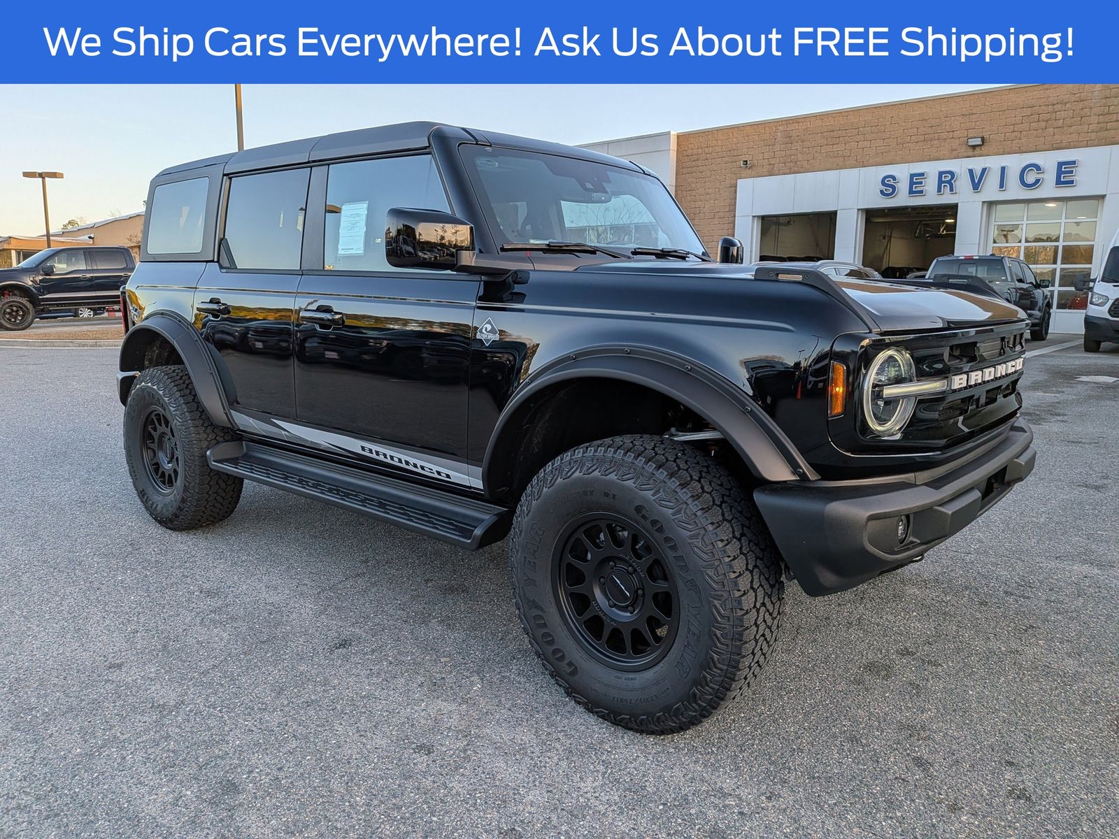 2025 Ford Bronco 4-Door Outer Banks's photo