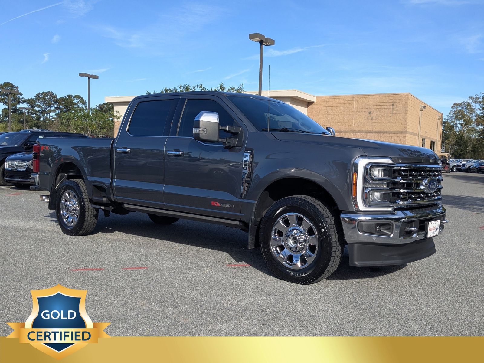 2023 Ford F-250 Lariat photo 2