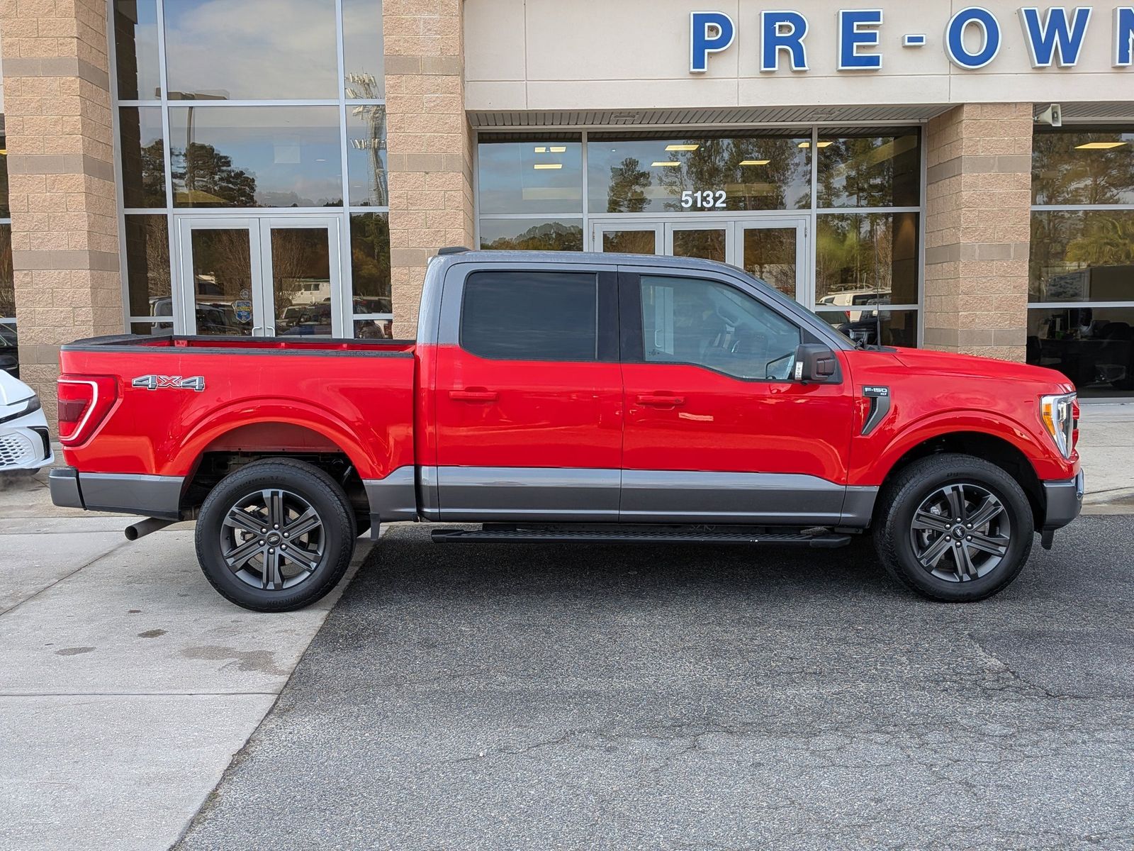 2023 Ford F-150 XLT photo 3