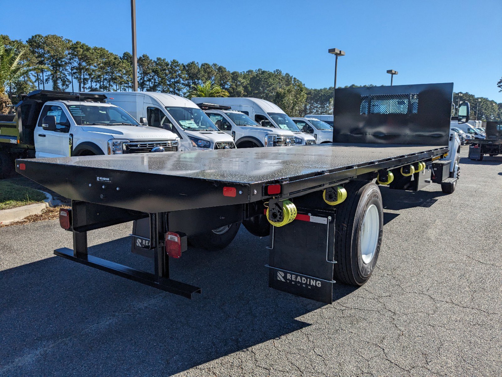 2025 Ford F-750 Base photo 4