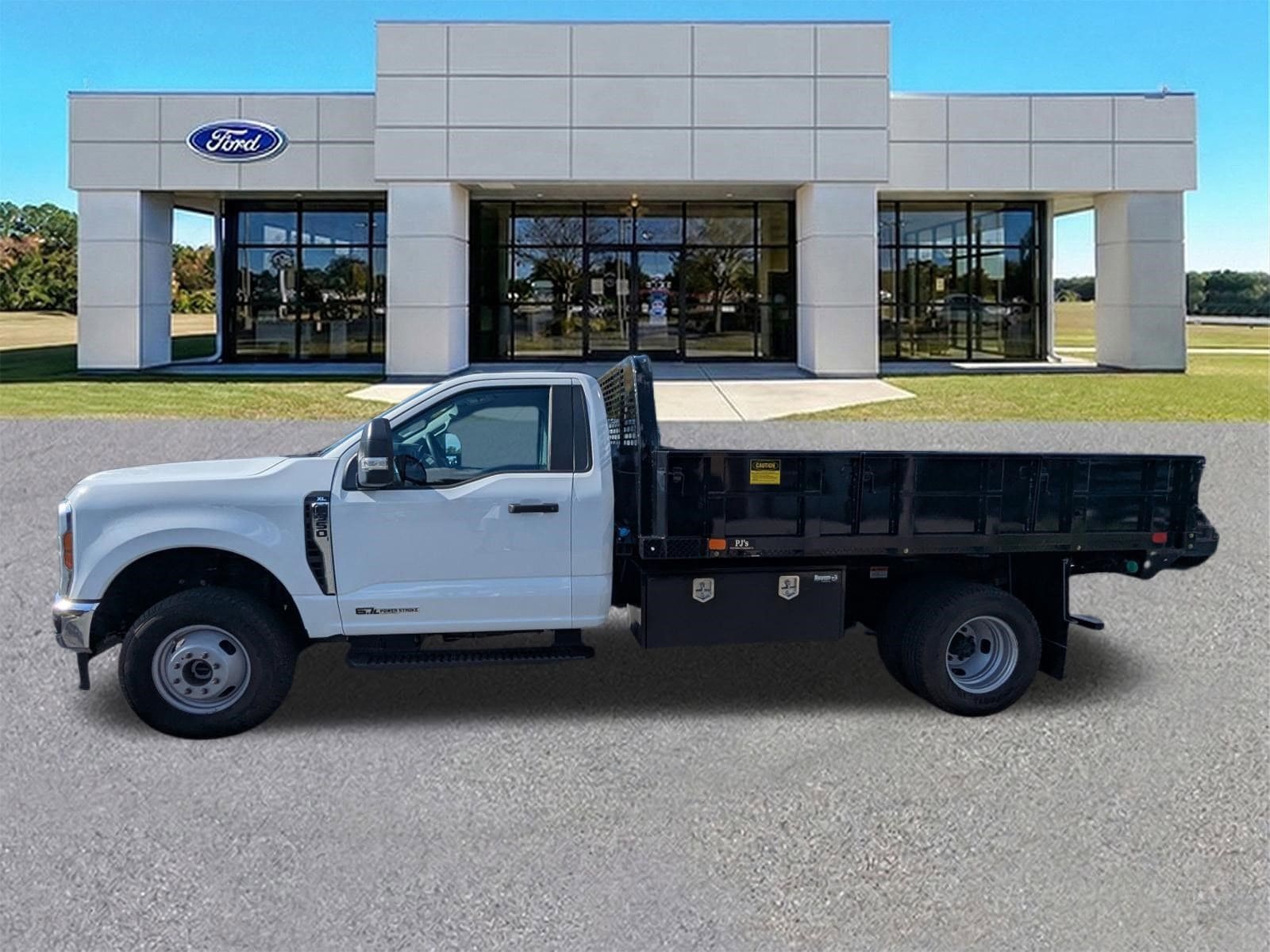 2024 Ford F-350 Super Duty Chassis Cab XL - Photo 7