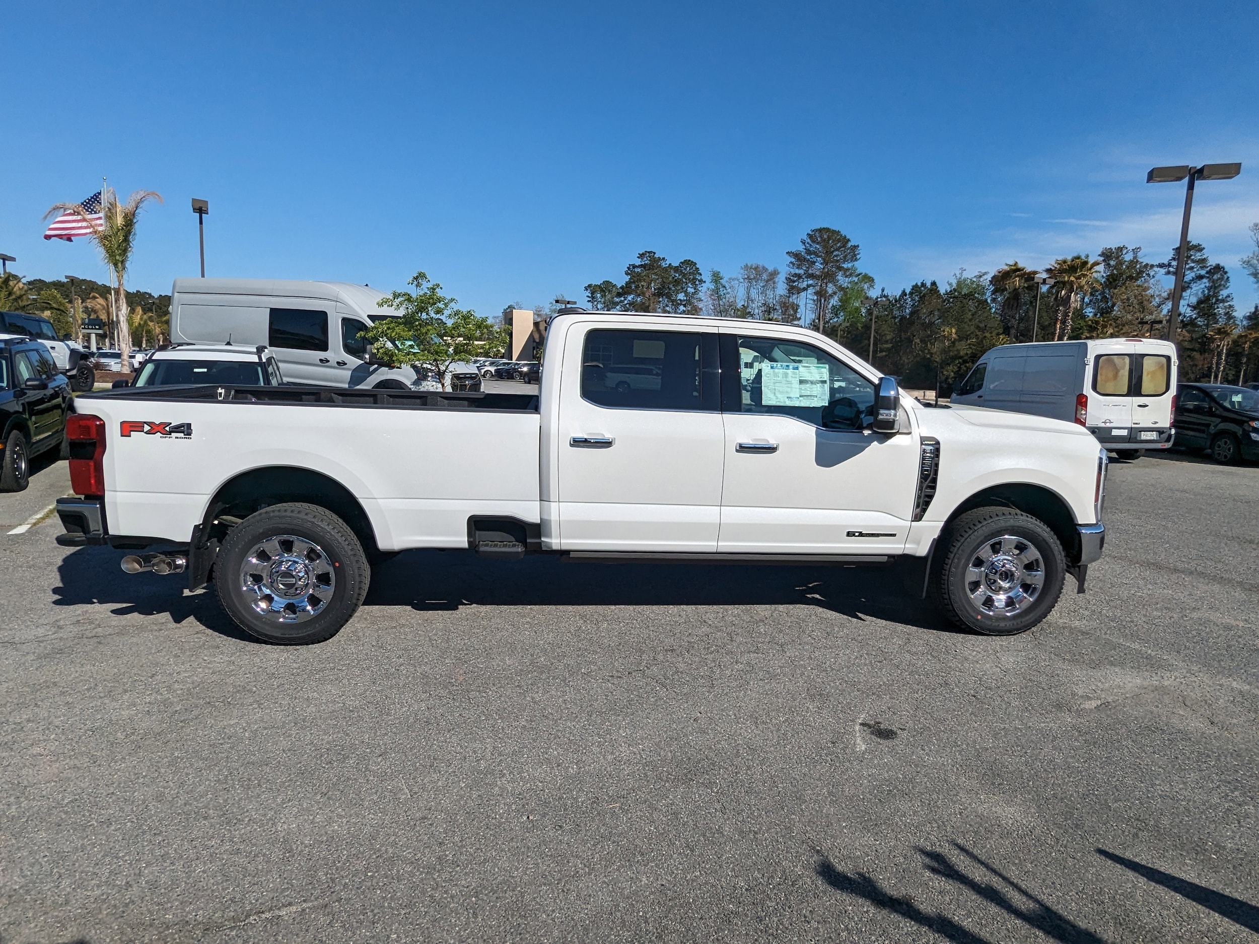 2025 Ford F-250 Lariat photo 3