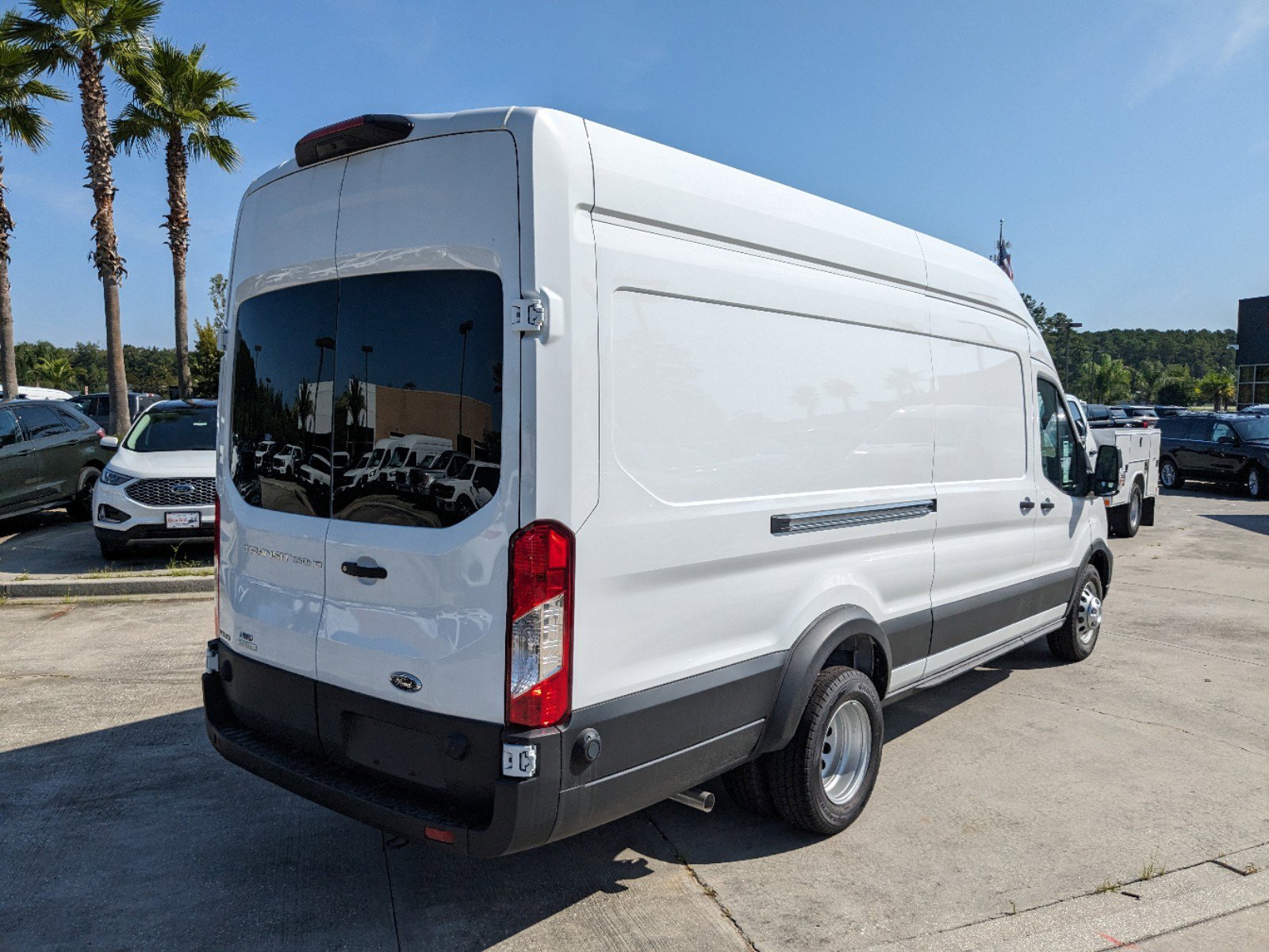 2024 Ford Transit photo 2