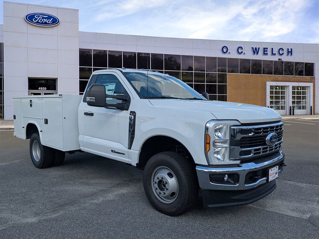 2025 Ford F-350 Super Duty Chassis Cab XL's photo