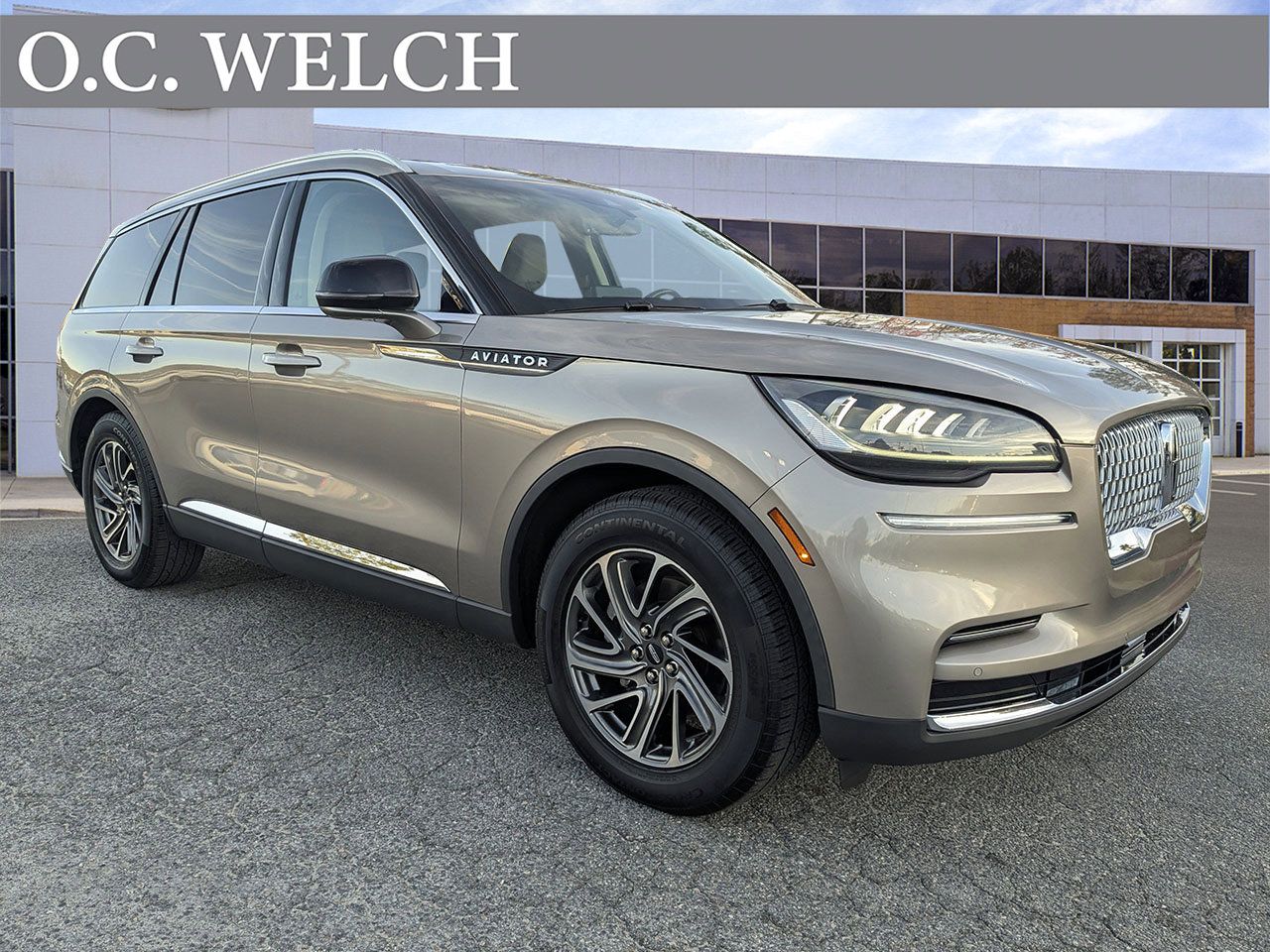 2021 Lincoln Aviator Base's photo