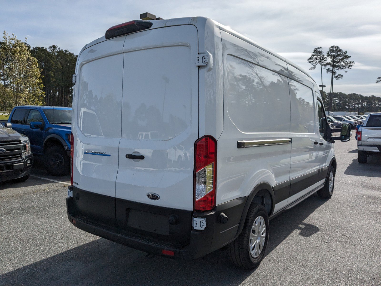 2023 Ford Transit photo 4