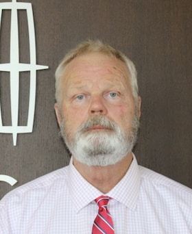 Staff member Chris Pratt from 73af0f44275b