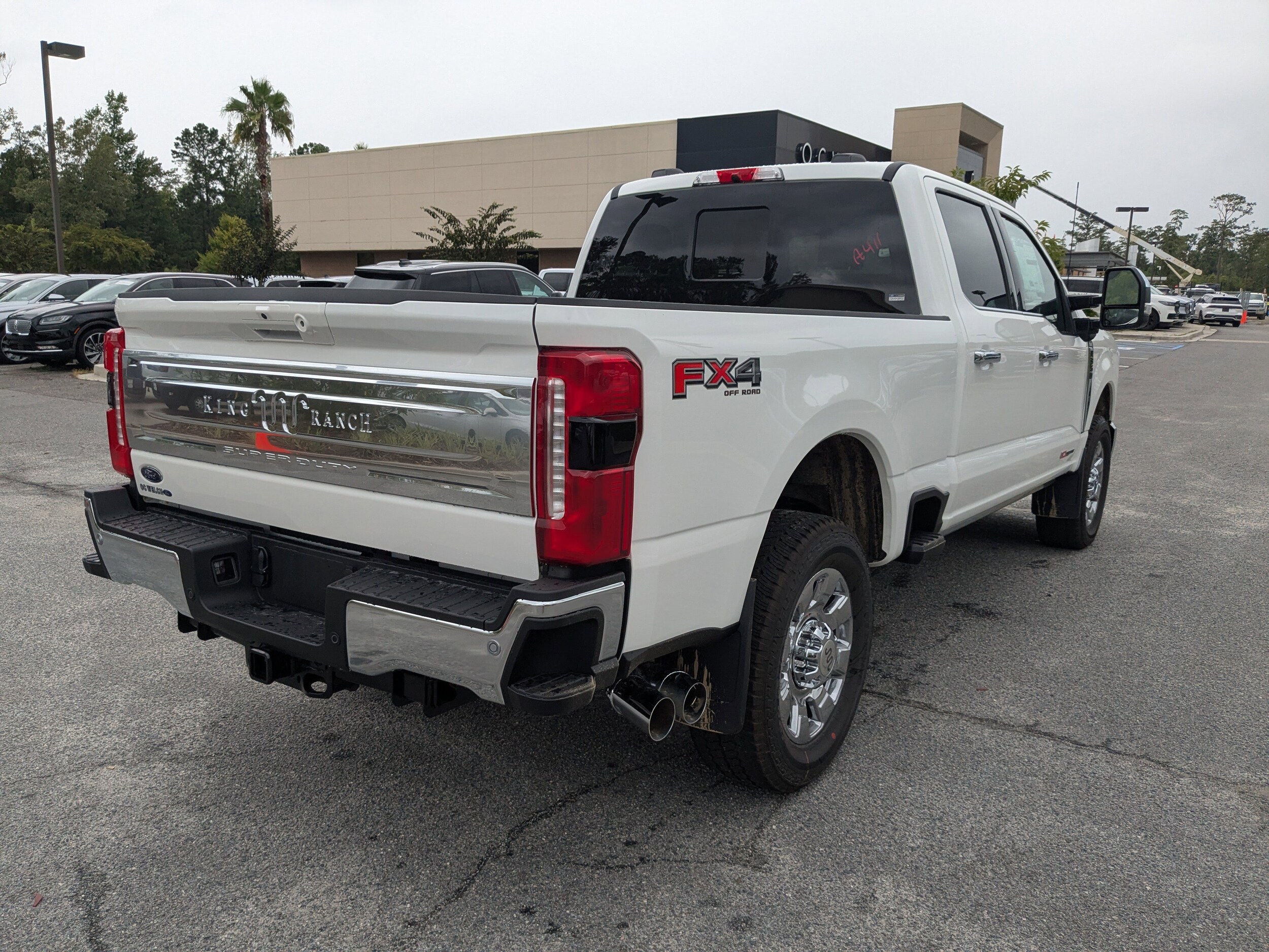 2025 Ford F-350 King Ranch photo 4