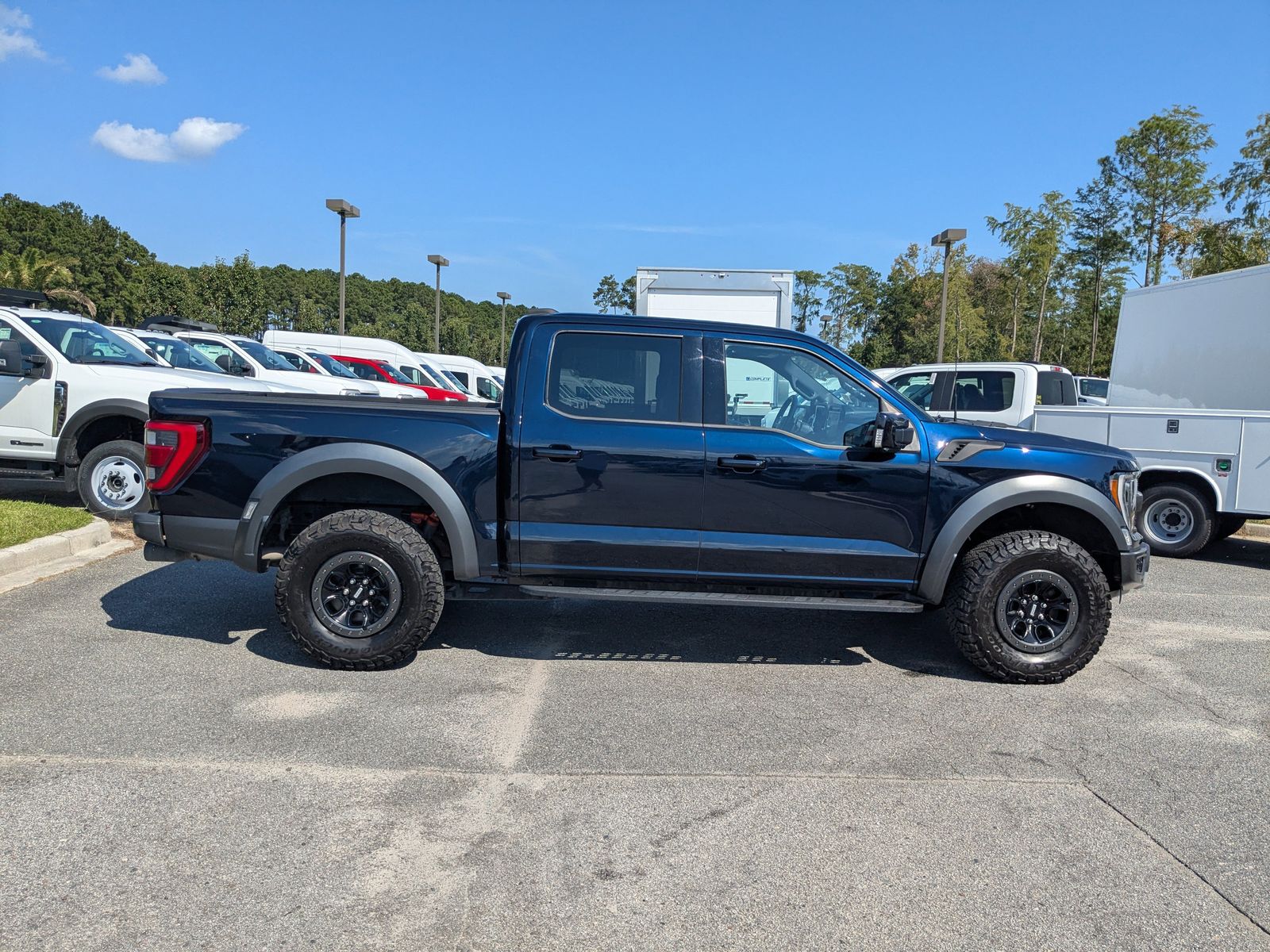 2023 Ford F-150 Raptor photo 2