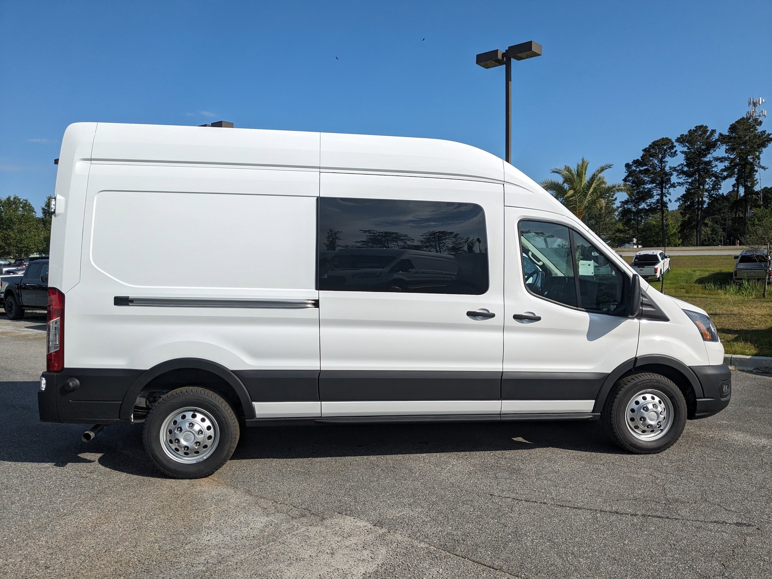 2025 Ford Transit photo 3