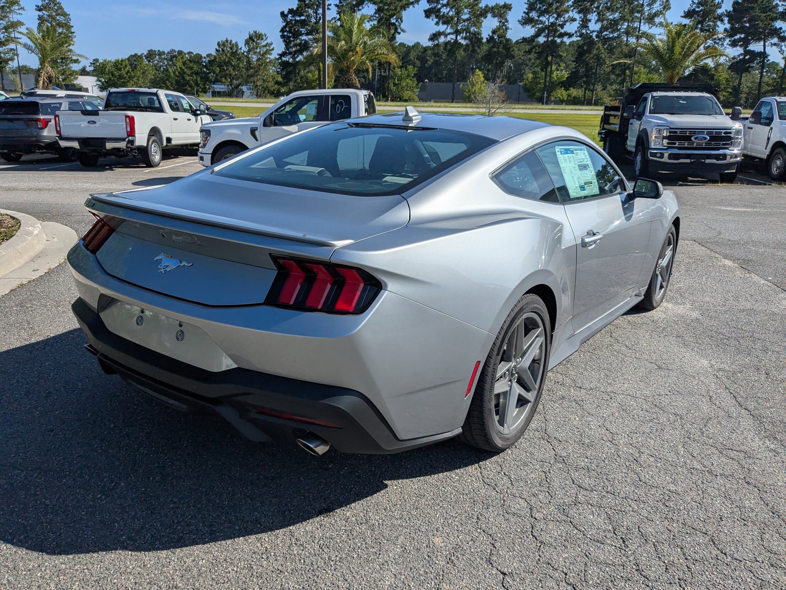 2025 Ford Mustang EcoBoost Premium photo 3