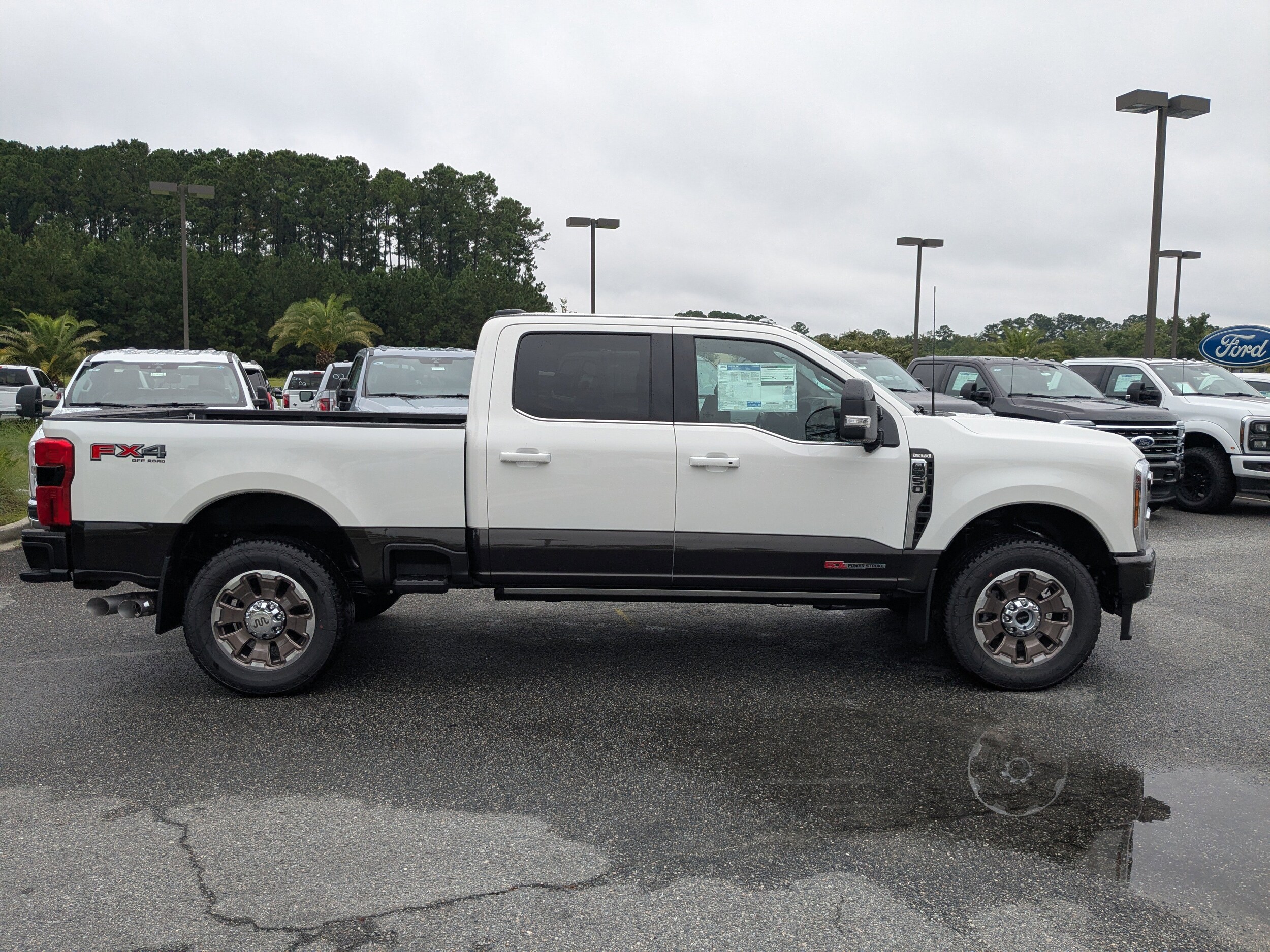2025 Ford F-350 King Ranch photo 2
