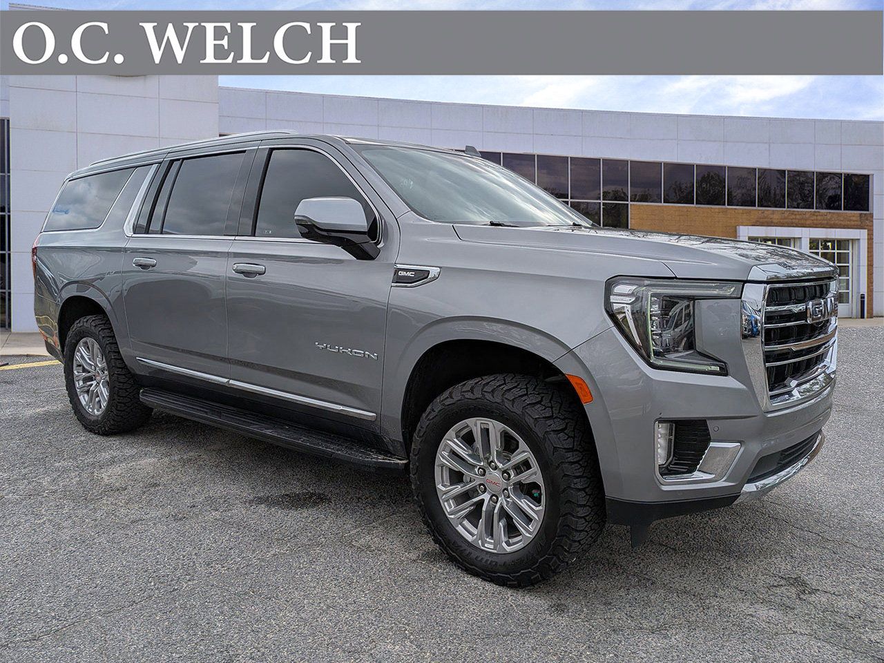 2023 GMC Yukon XL SLT's photo