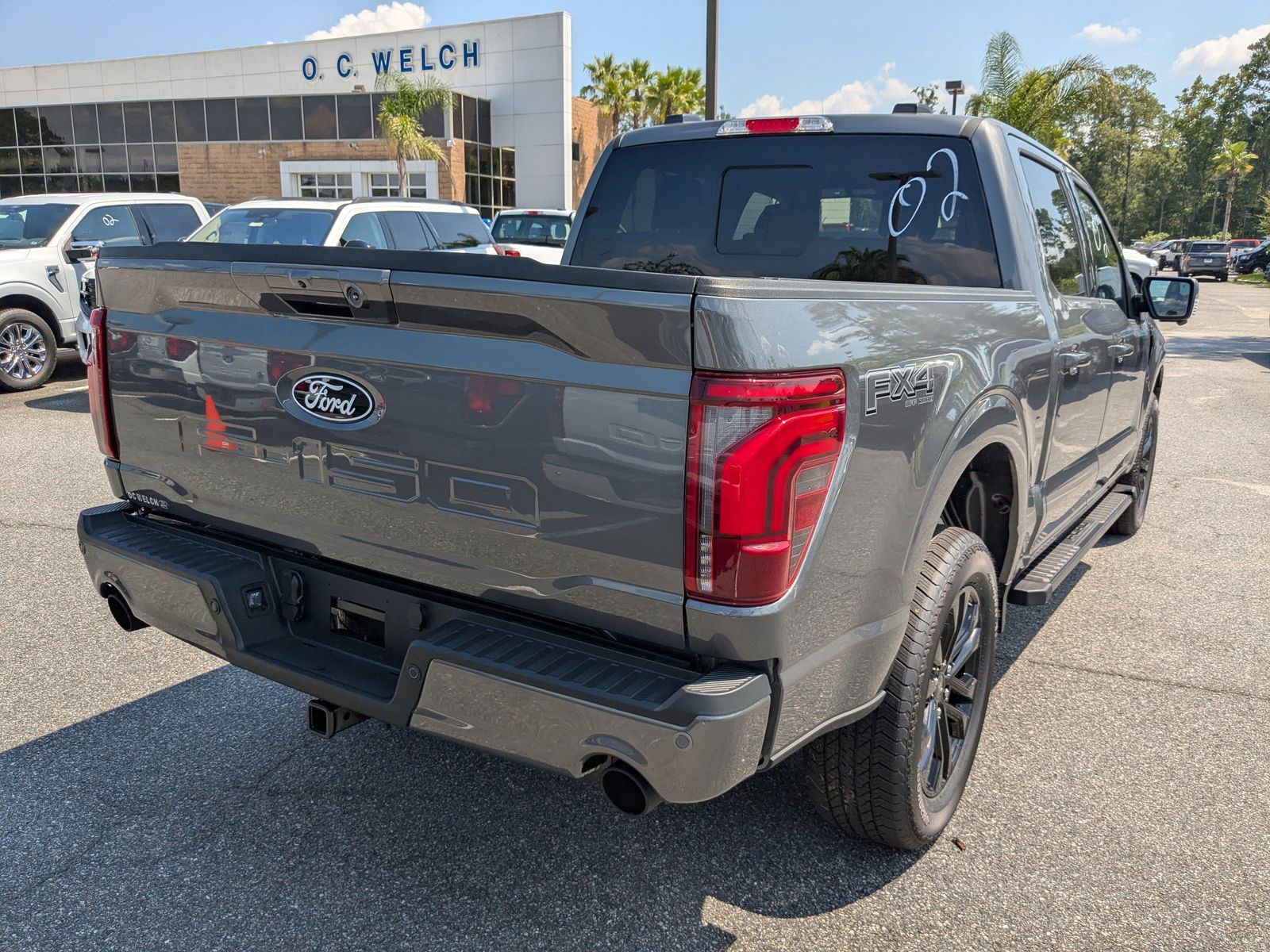2025 Ford F-150 Lariat photo 4