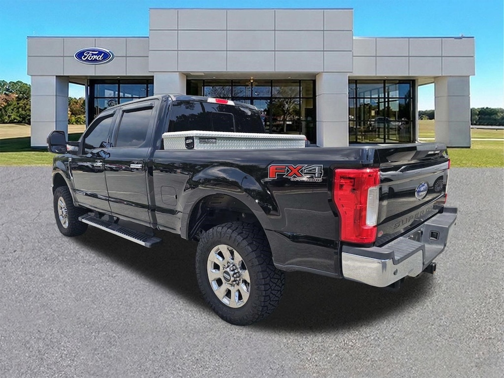 Used 2017 Ford F-250 Lariat Truck