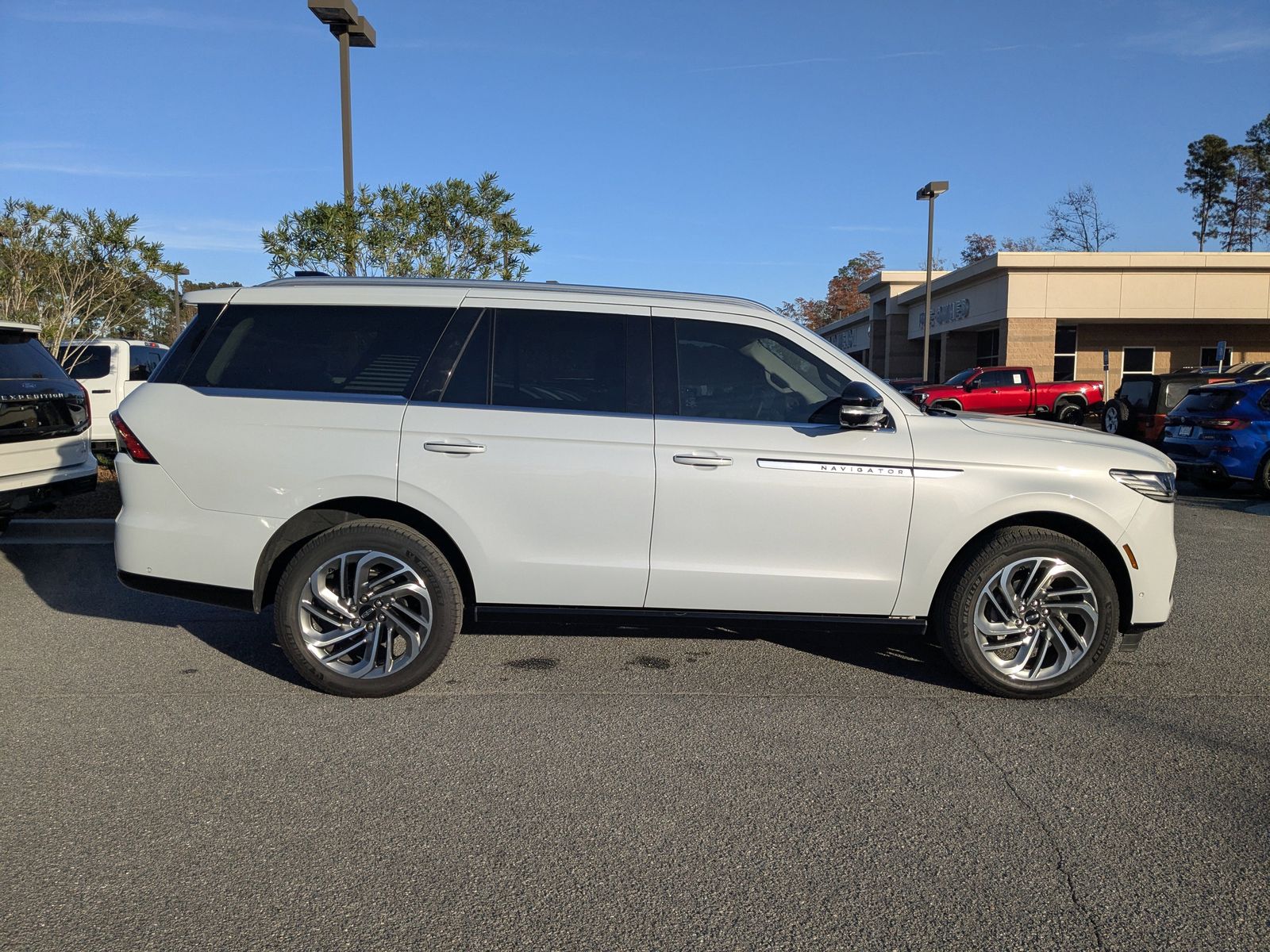 2025 Lincoln Navigator Reserve photo 3