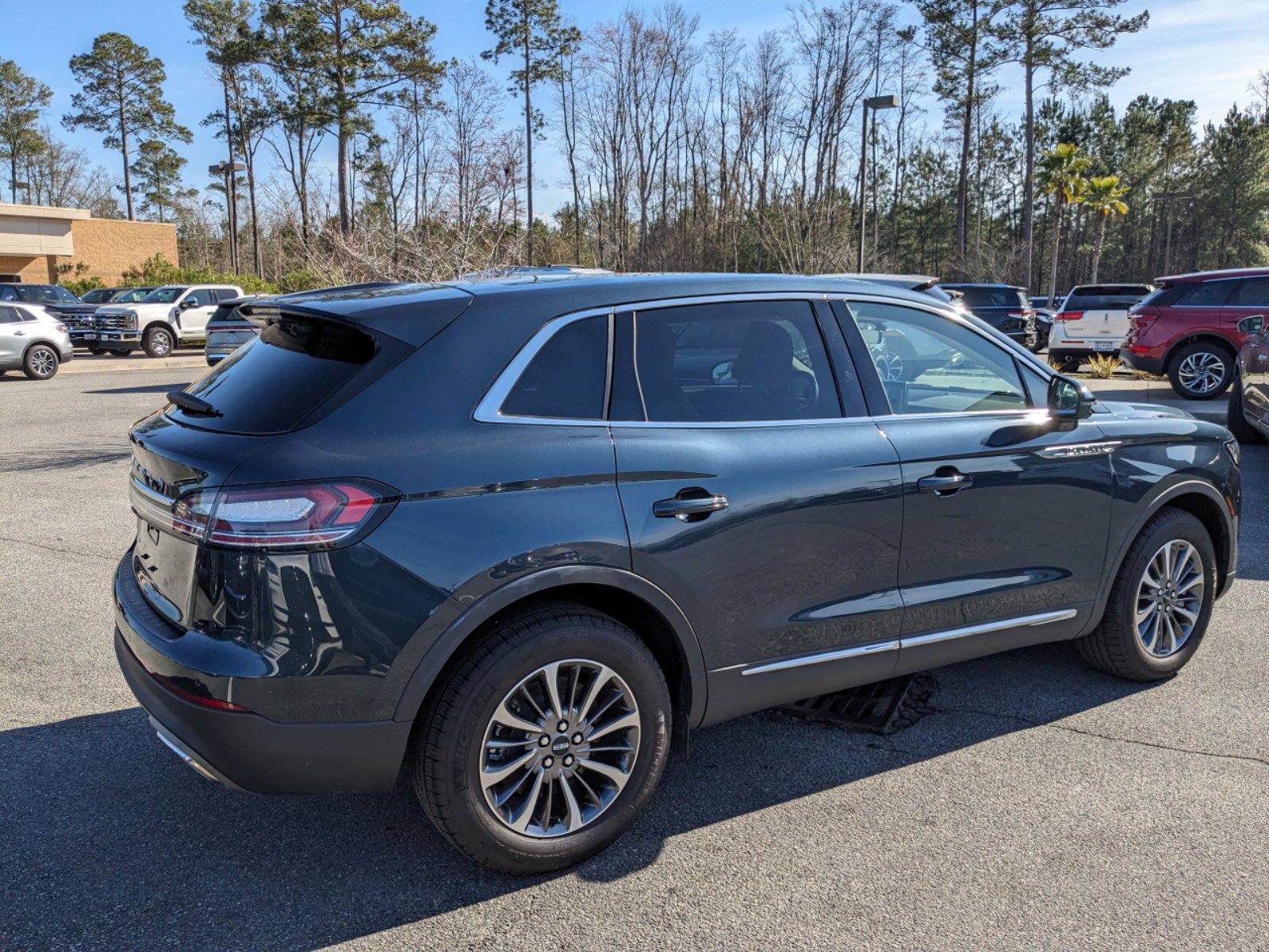 2023 Lincoln Nautilus Standard photo 4