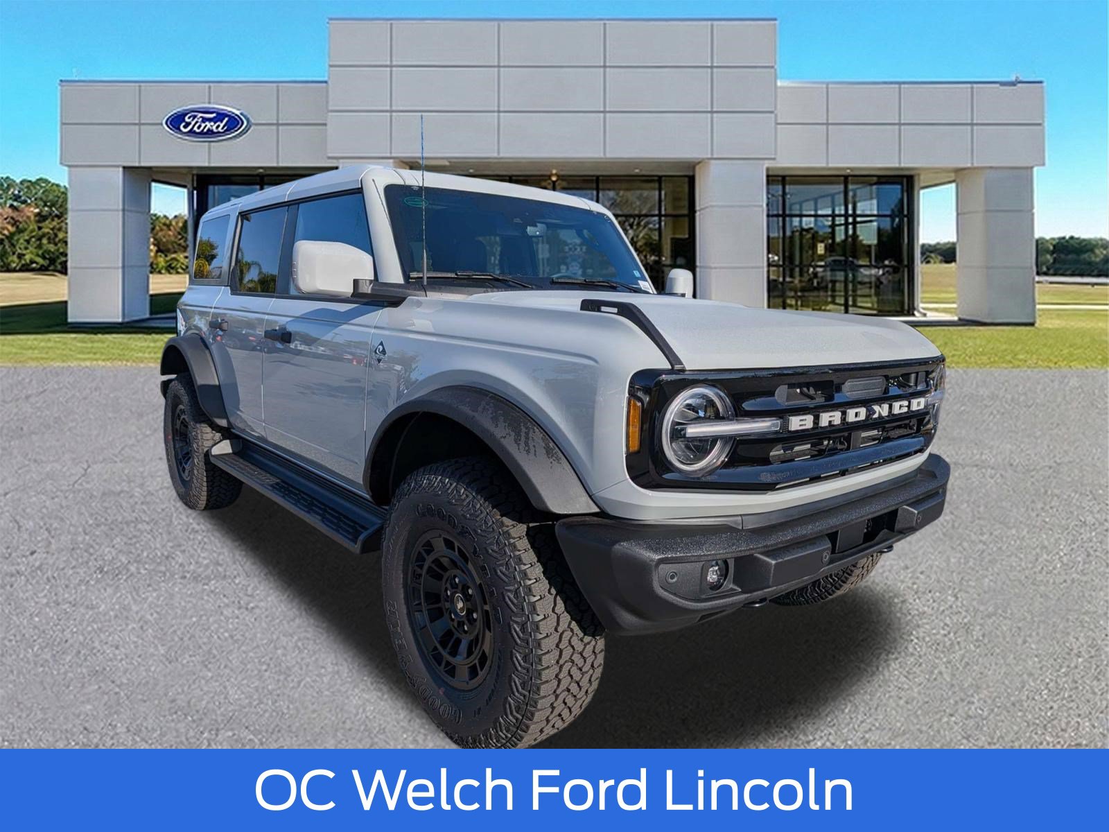 New 2026 Ford Bronco Outer Banks SUV