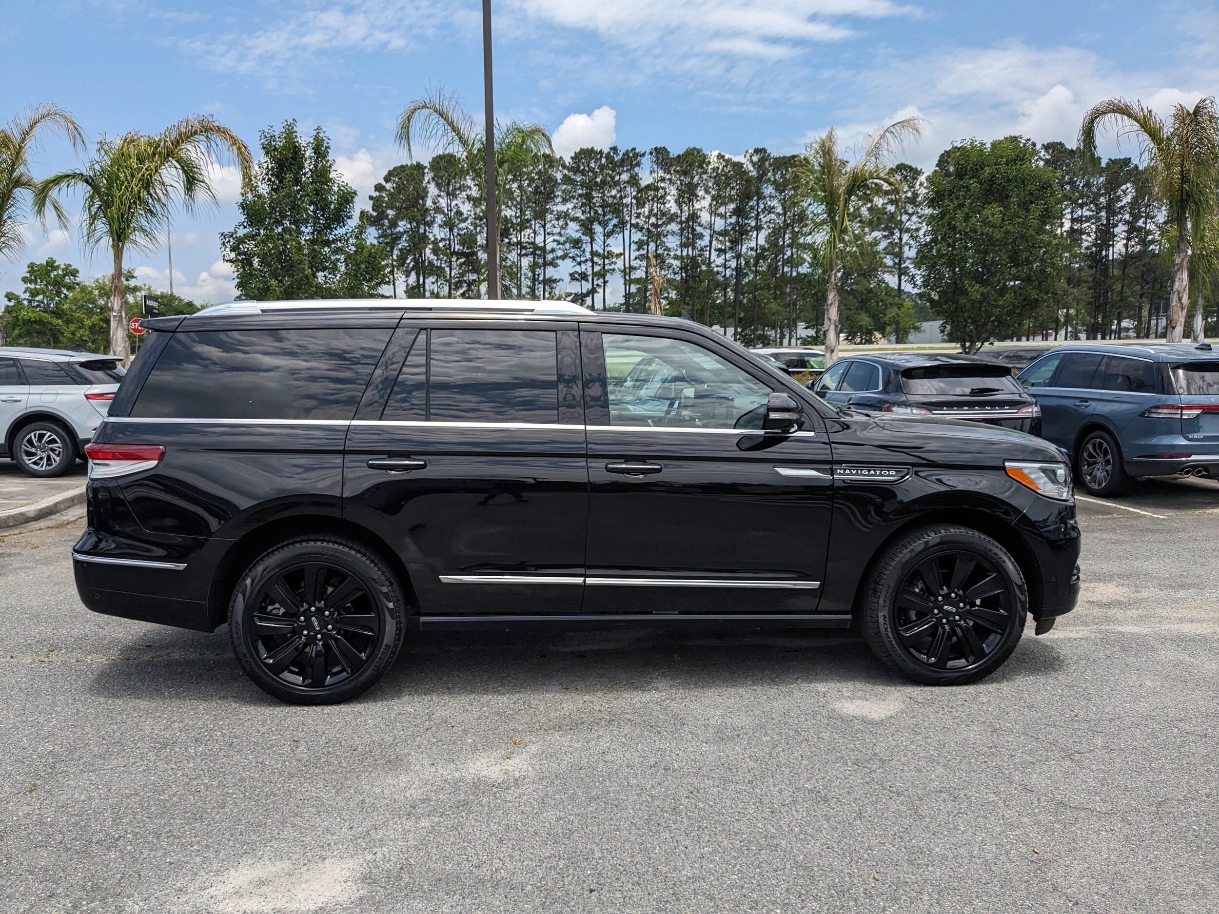 2024 Lincoln Navigator Reserve photo 2
