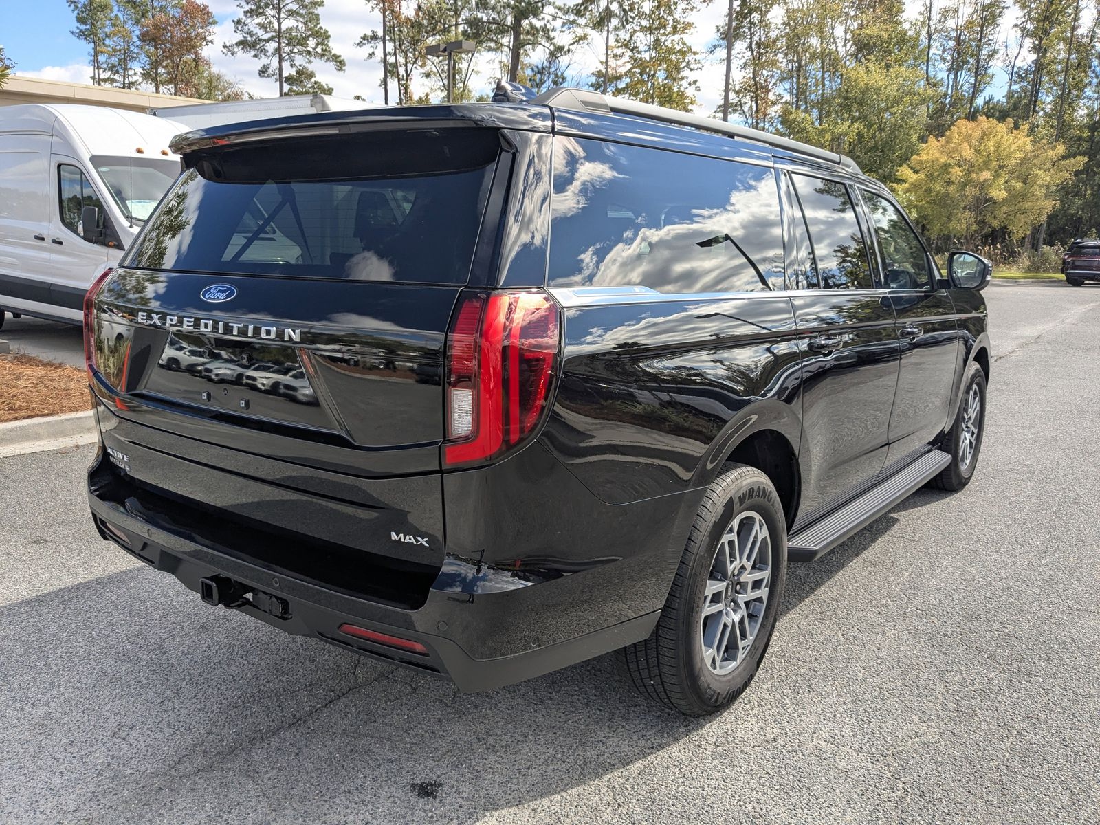 2025 Ford Expedition MAX photo 4