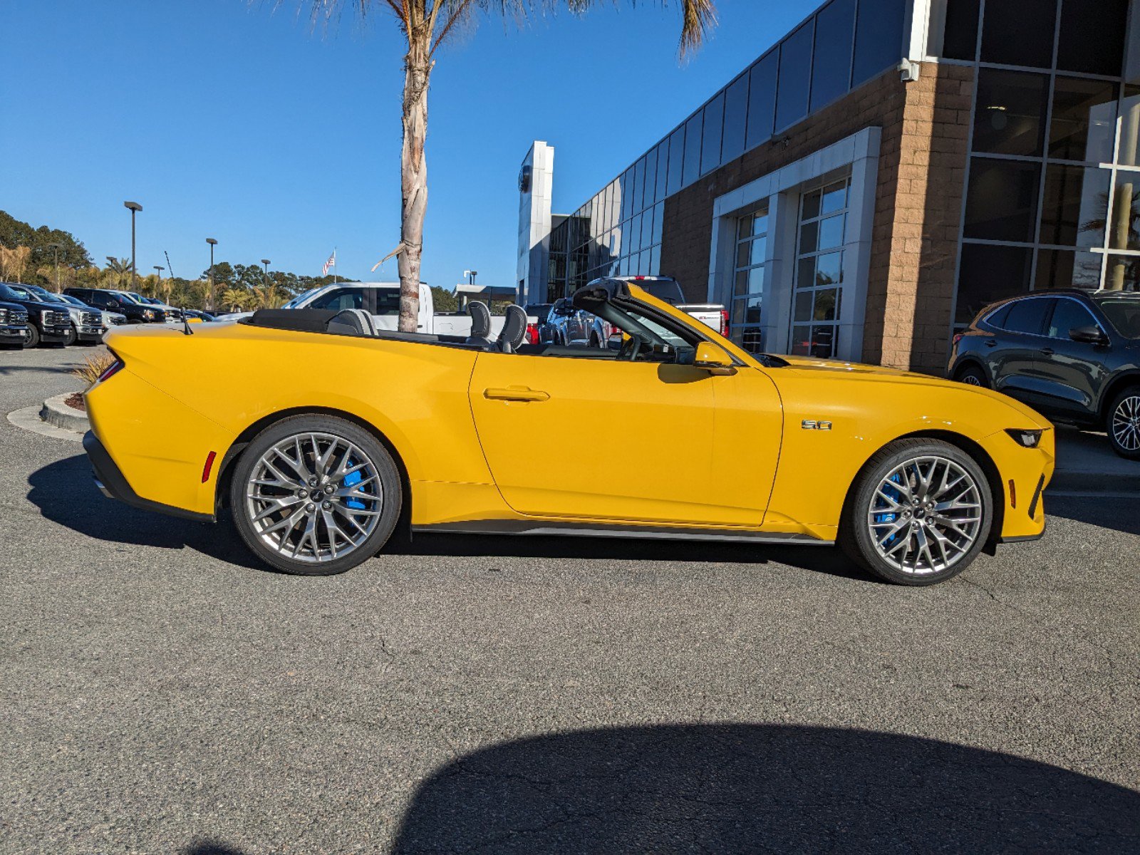 2024 Ford Mustang GT Premium Convertible photo 3