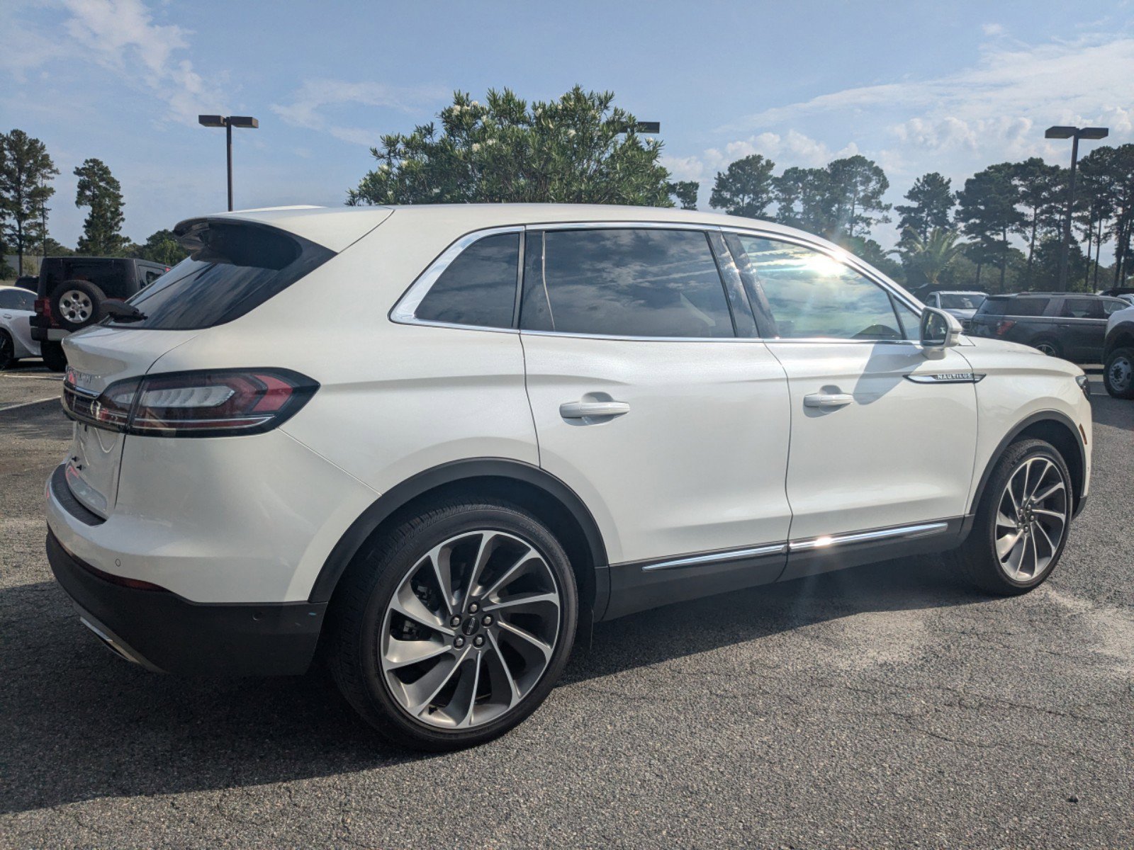 2023 Lincoln Nautilus Reserve photo 3