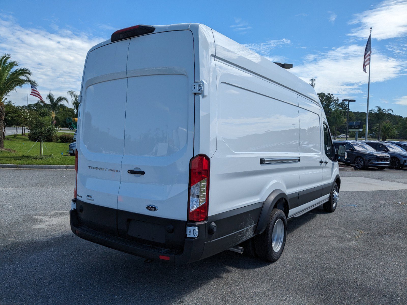2024 Ford Transit photo 4
