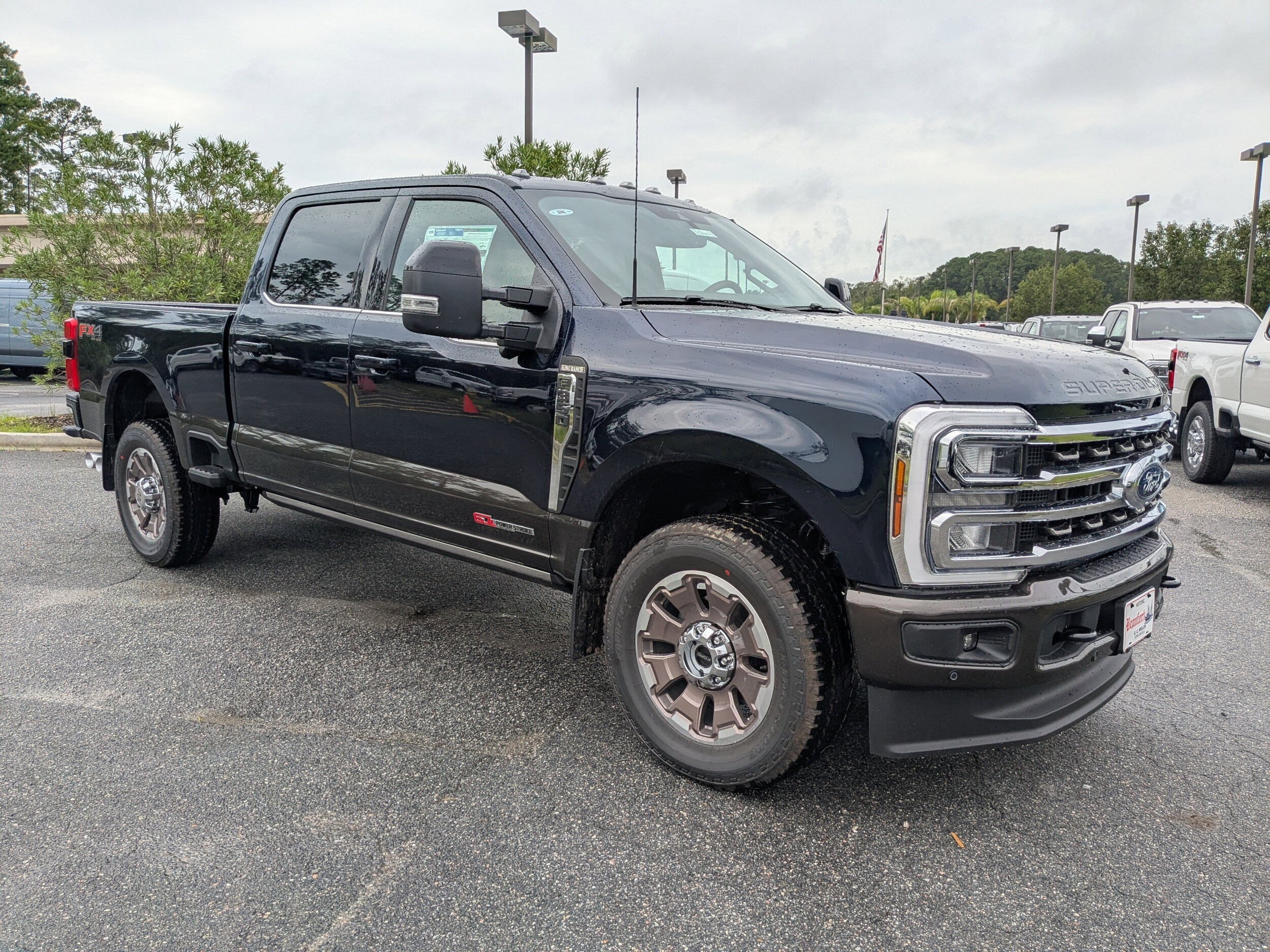 2025 Ford F-350 King Ranch photo 2