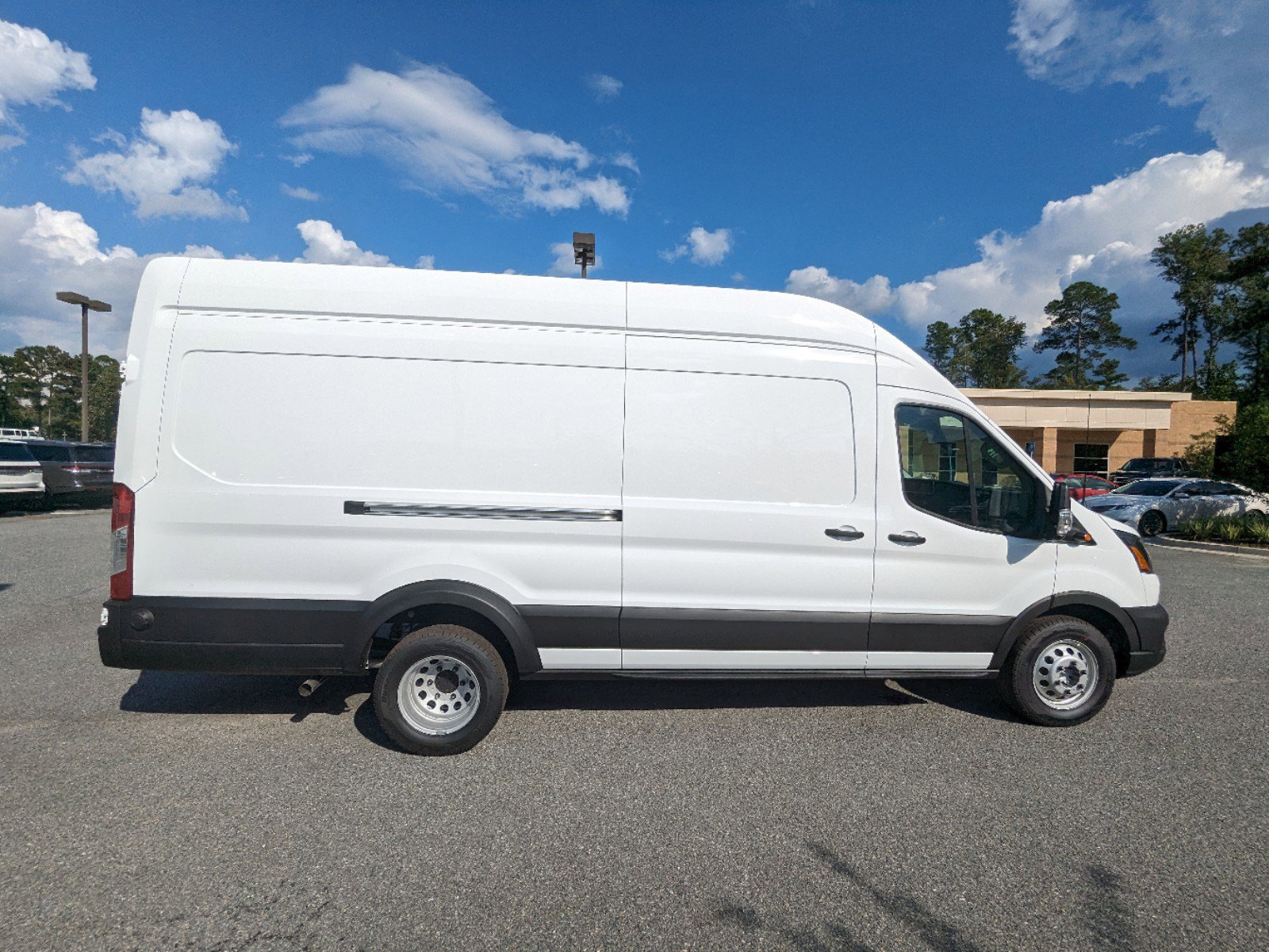 2024 Ford Transit photo 3