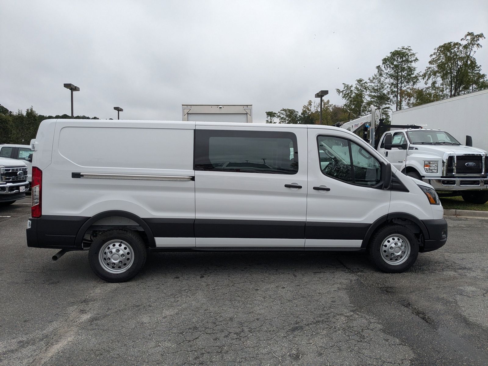 2025 Ford Transit photo 3