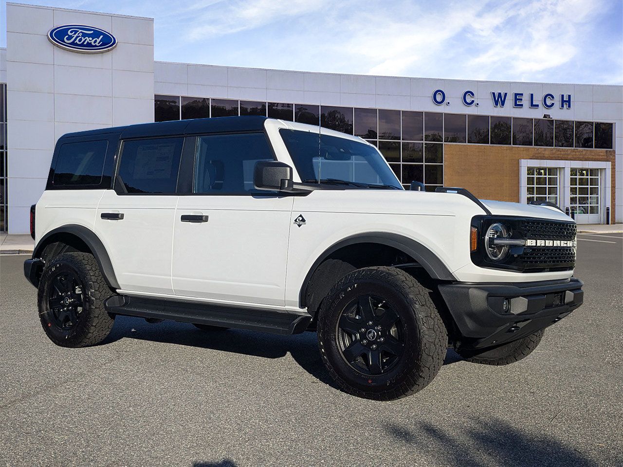 2025 Ford Bronco 4-Door Outer Banks's photo