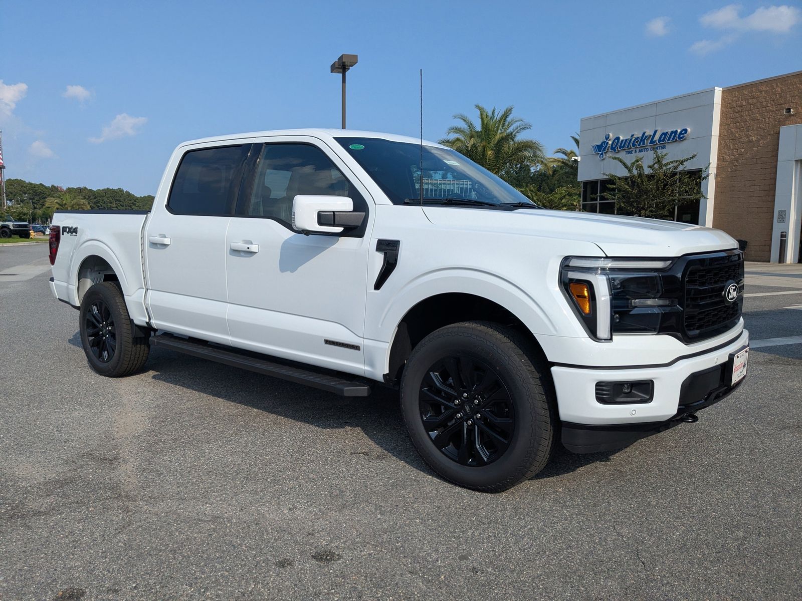2025 Ford F-150 Lariat photo 2