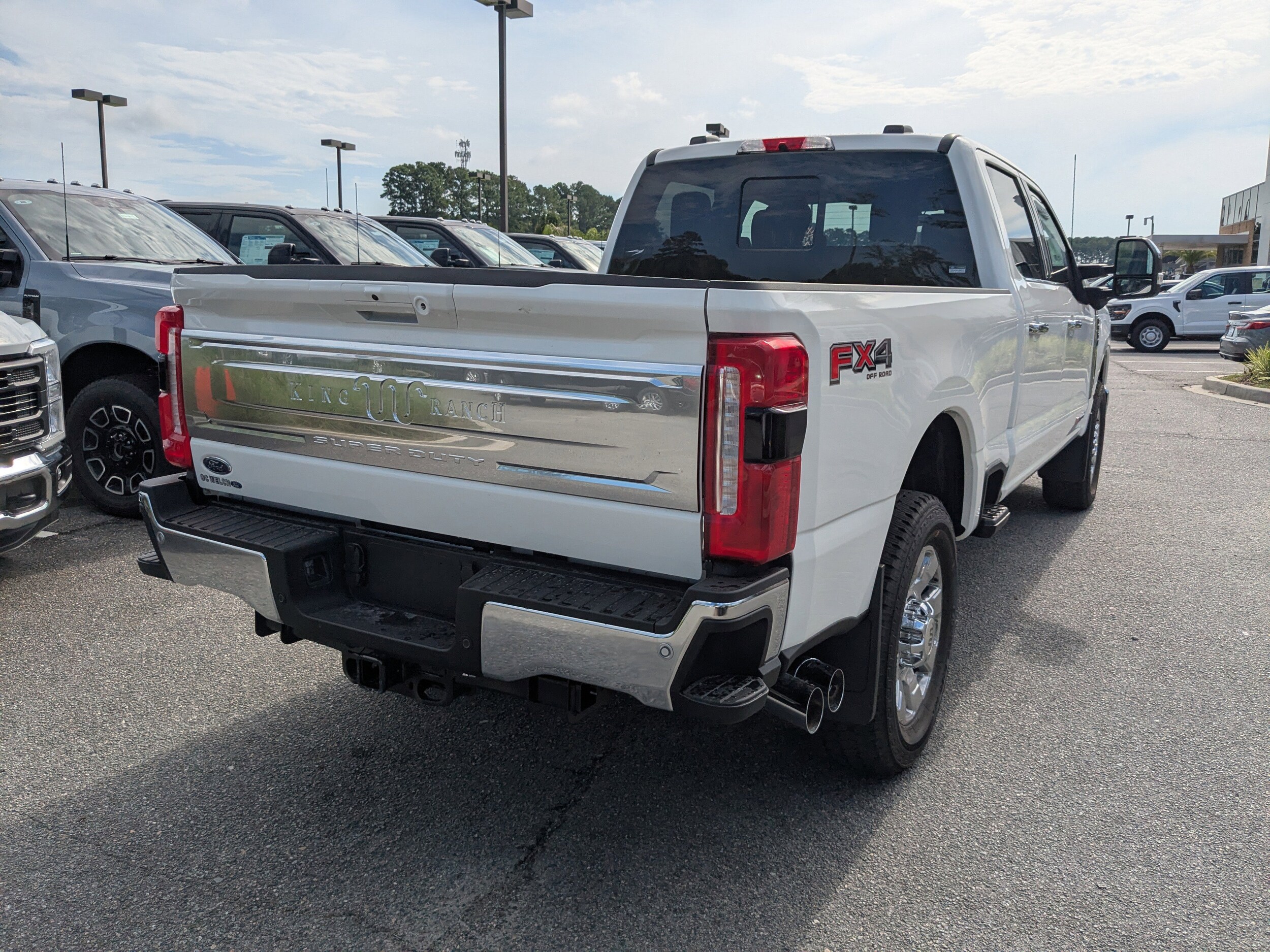 2025 Ford F-350 King Ranch photo 3