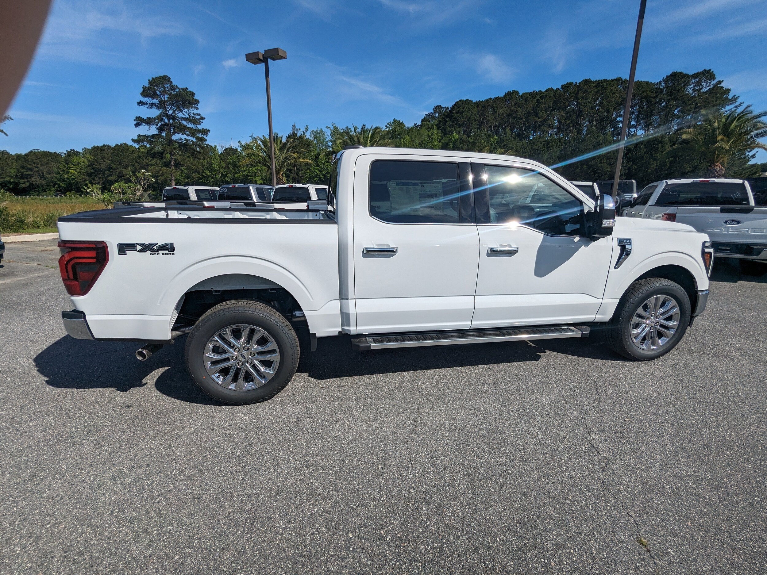 2025 Ford F-150 Lariat photo 3