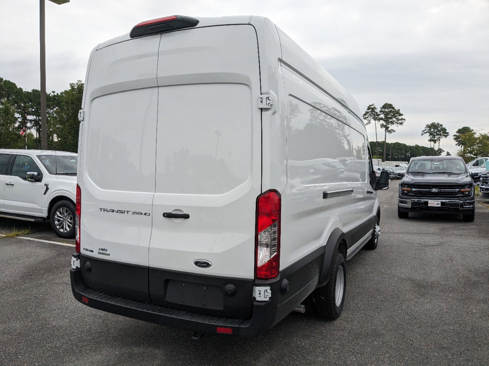 2024 Ford Transit photo 2