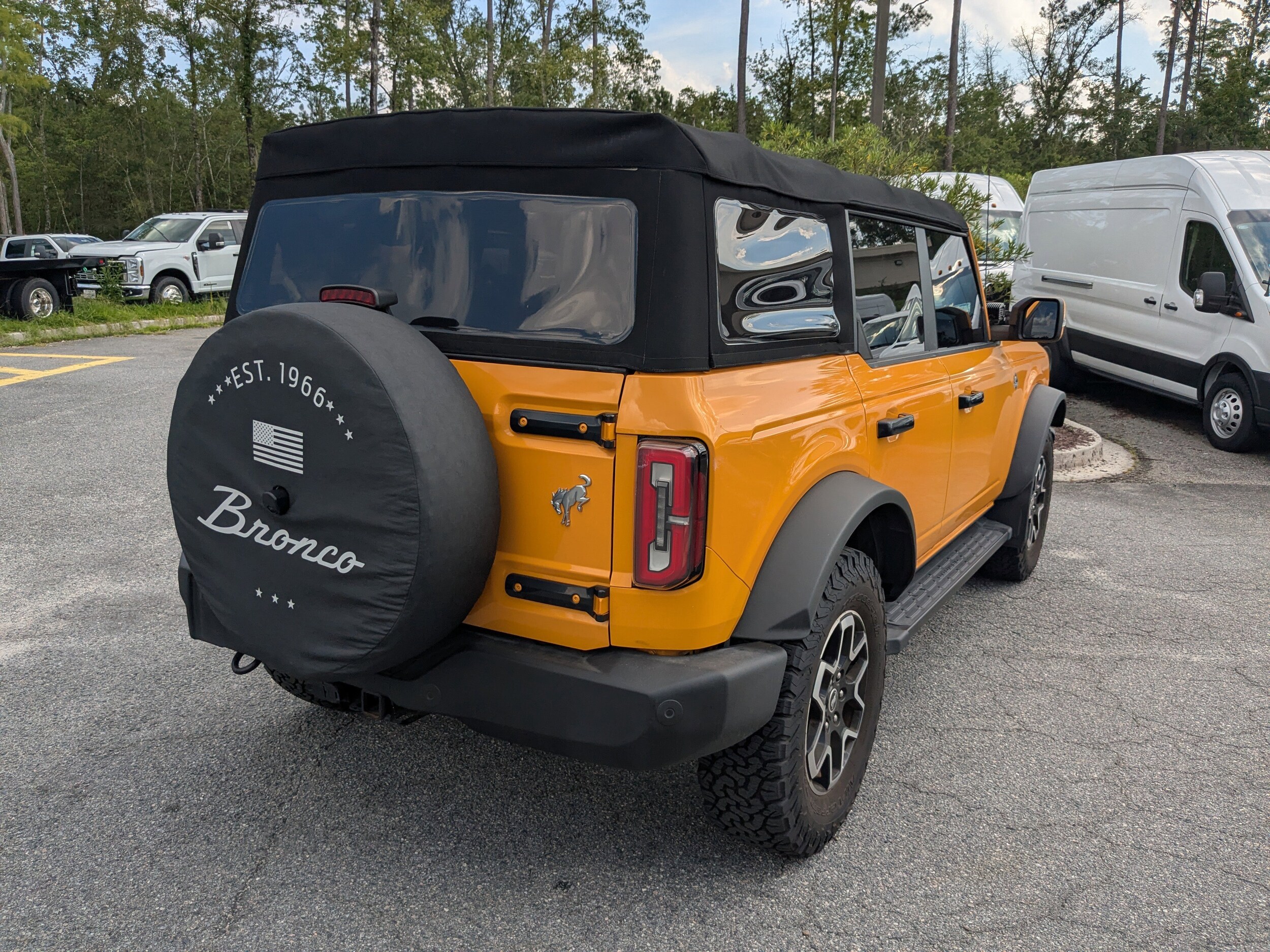 2021 Ford Bronco Outer Banks photo 3