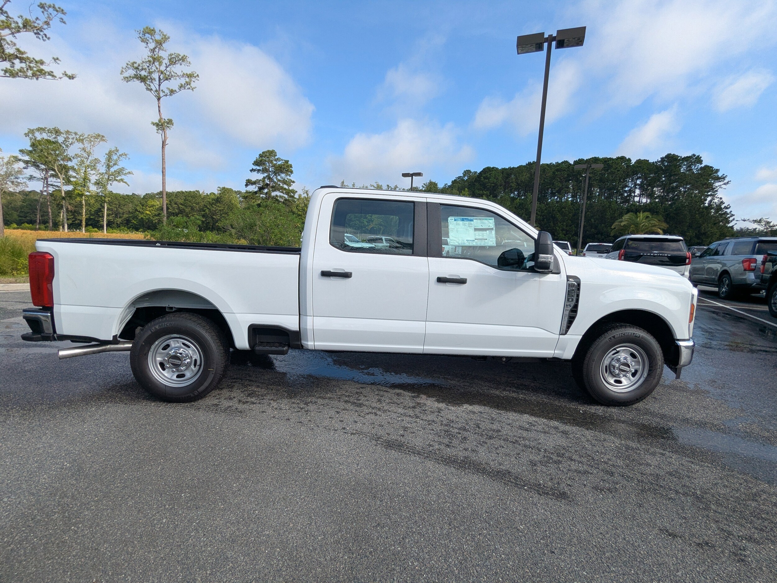 2025 Ford F-250 XL photo 2