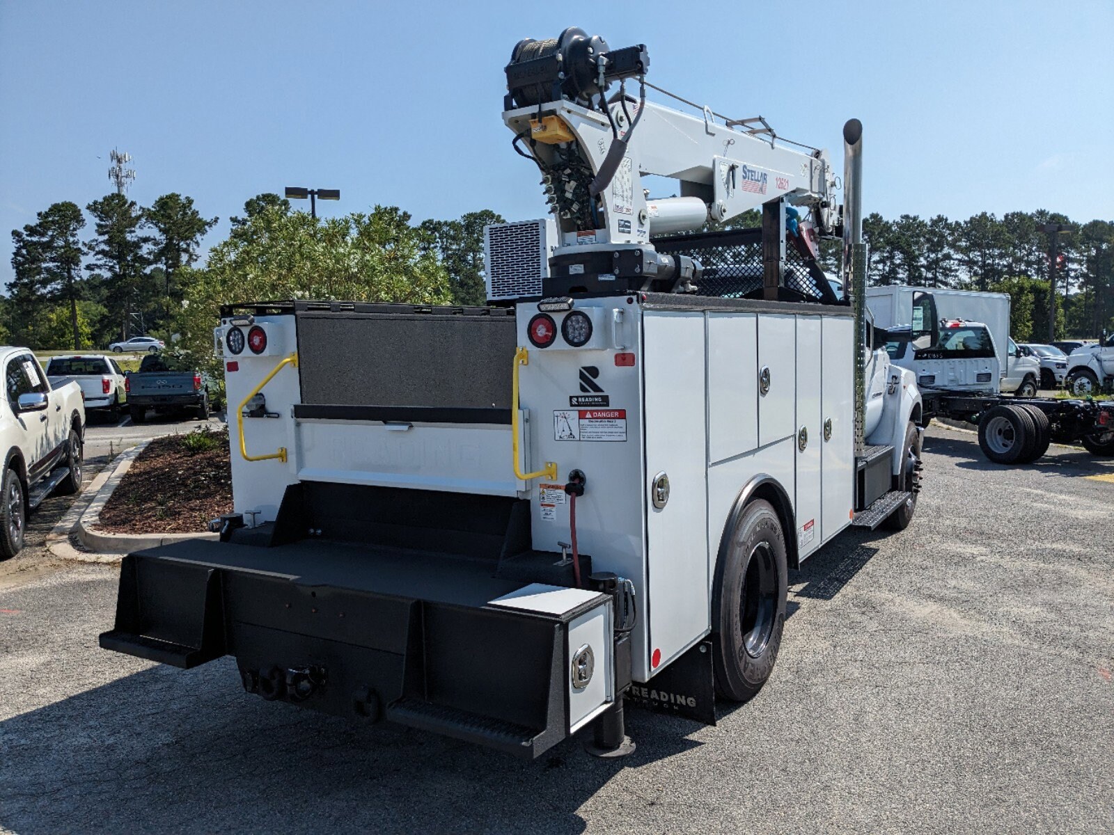 2024 Ford F-750 Base photo 4