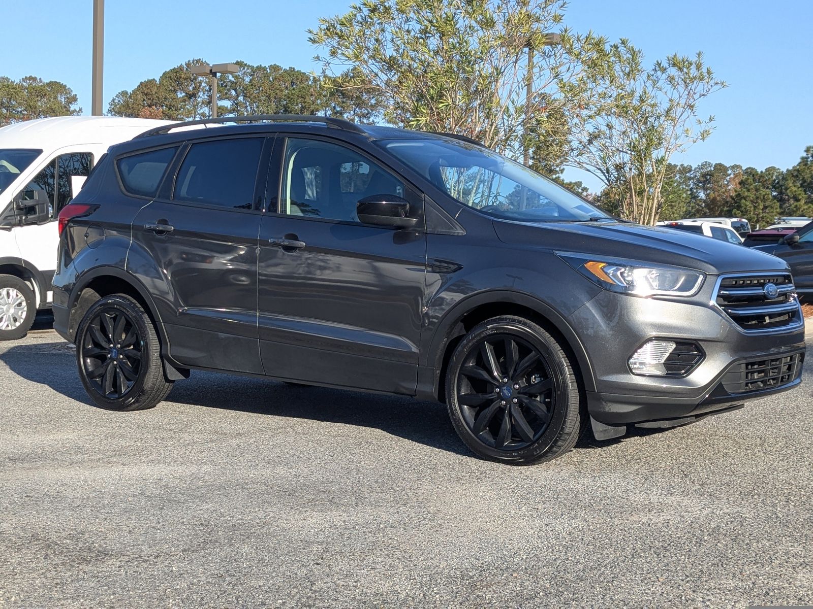 2019 Ford Escape SE photo 2
