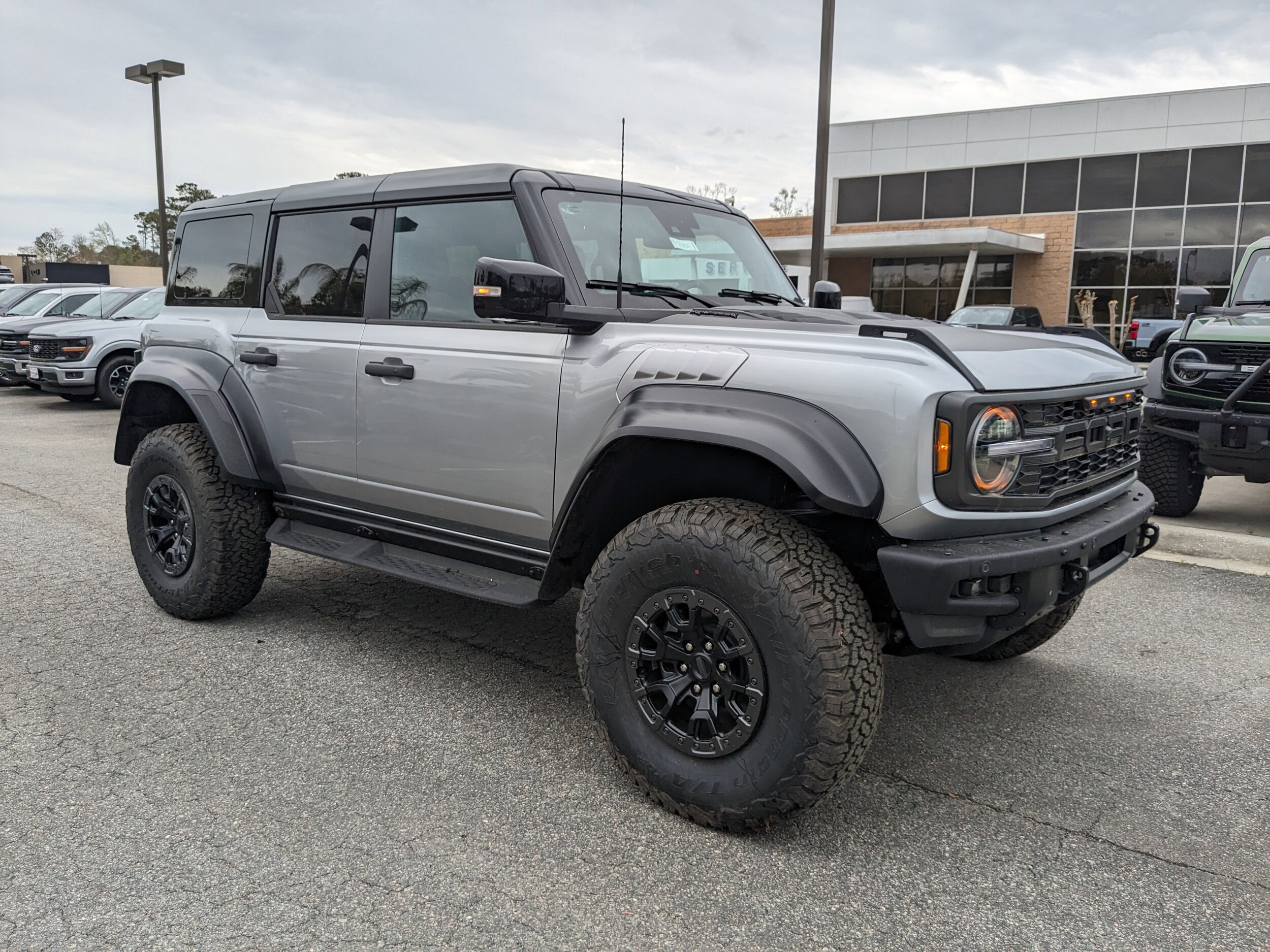 2024 Ford Bronco Raptor photo 2